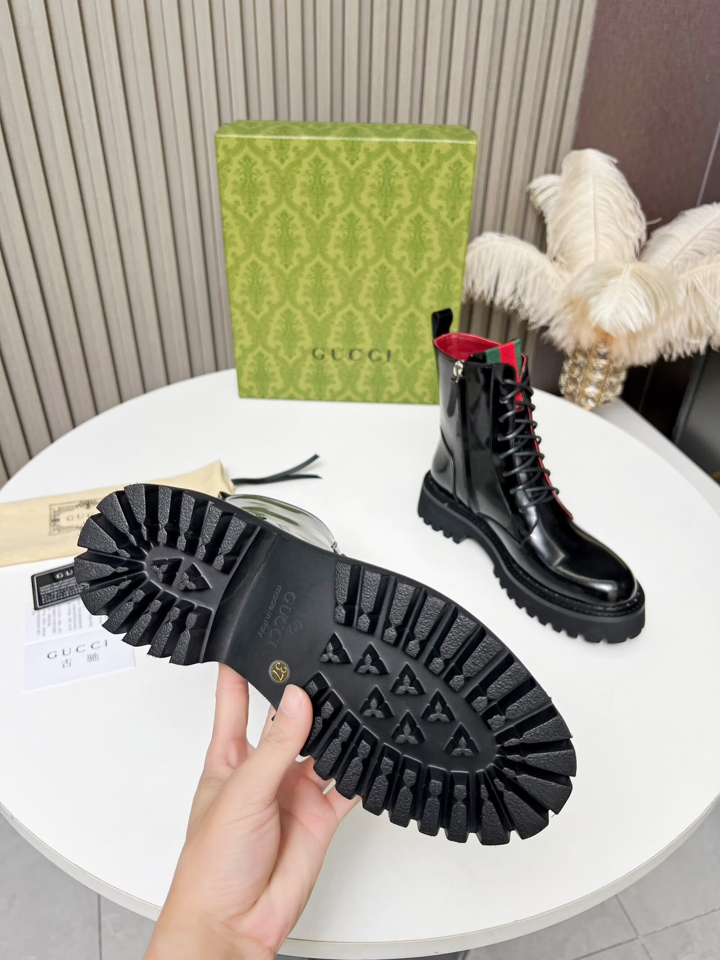 Gucci women's leather shoes-8