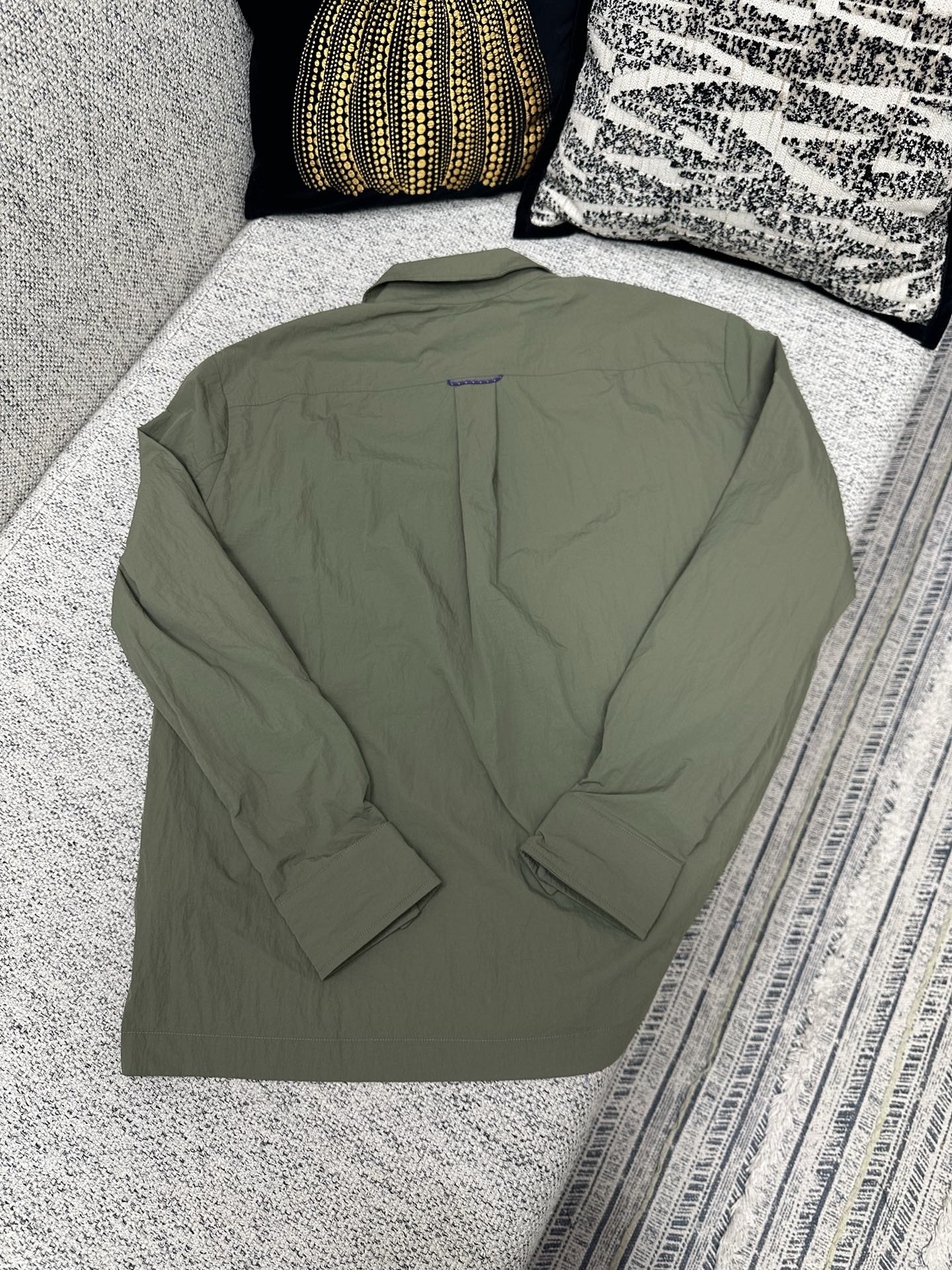 LV Clothing-336