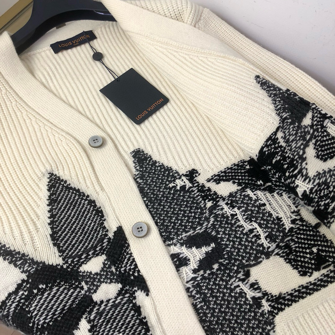 Gucci Clothing-34