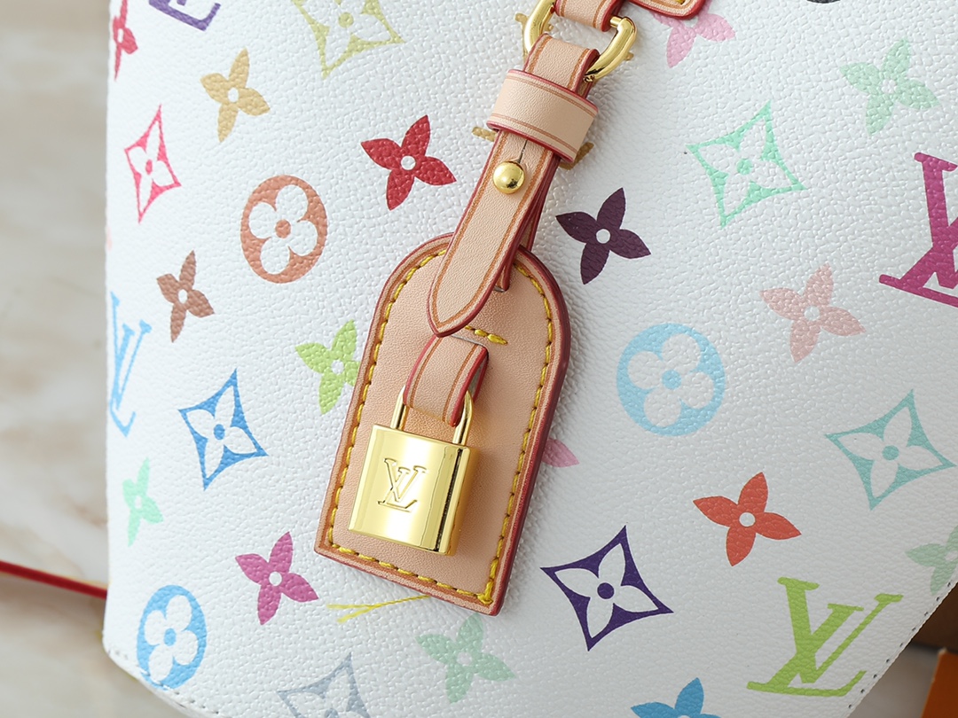 Louis Vuitton bag-203