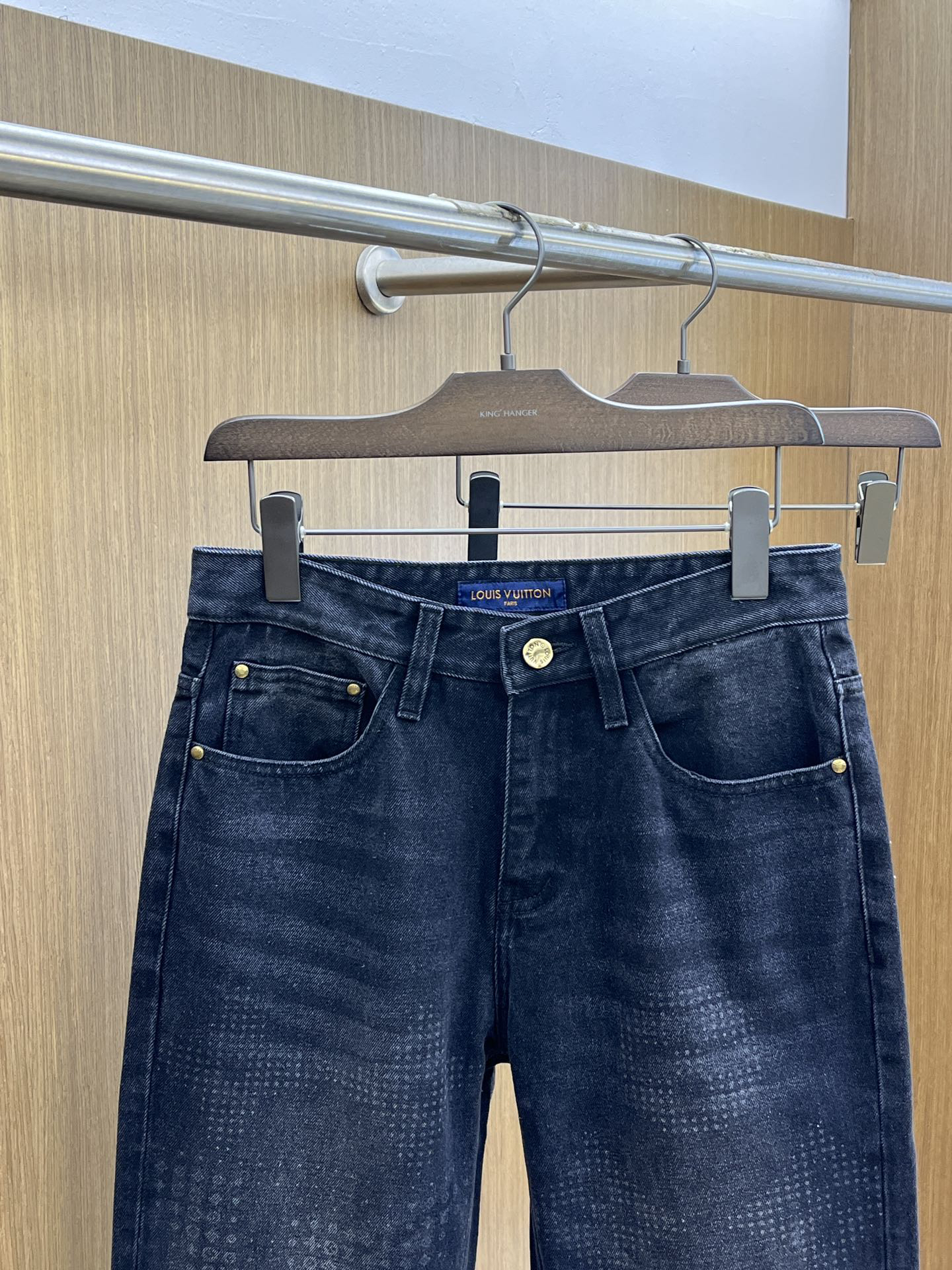 LV clothing-22