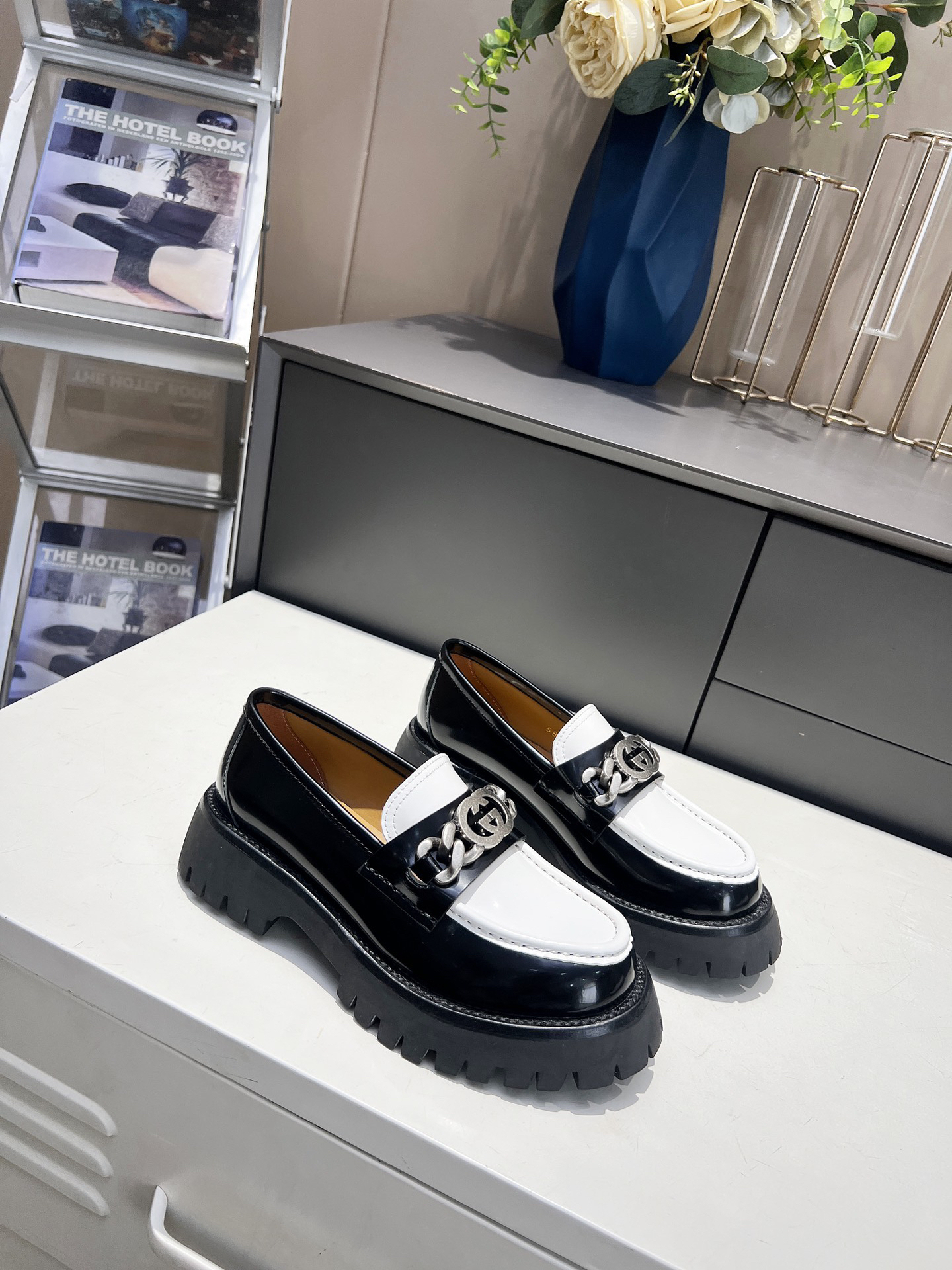 Gucci women's leather shoes-13