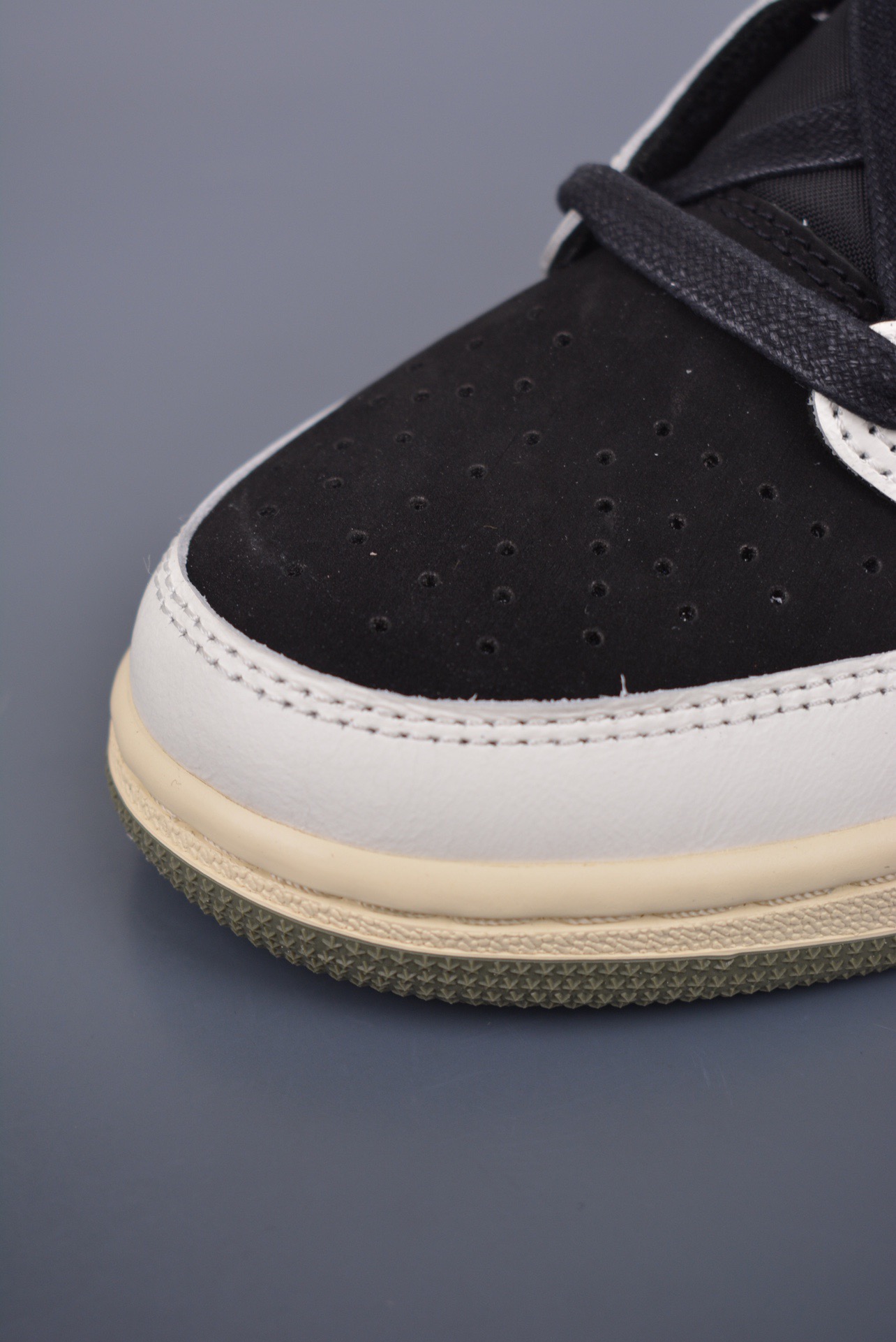 Nike Sneakers-327