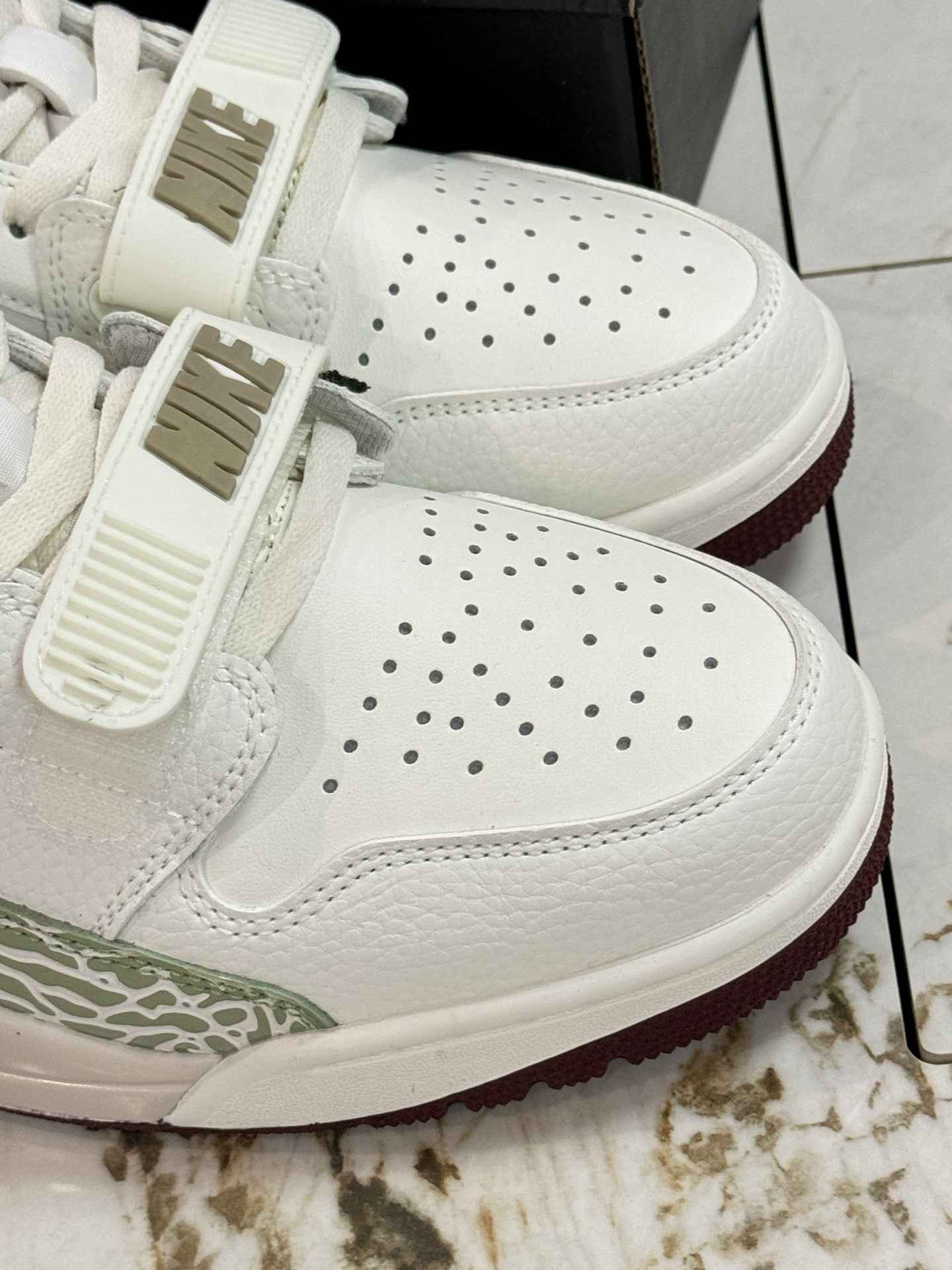 Nike Sneakers-255