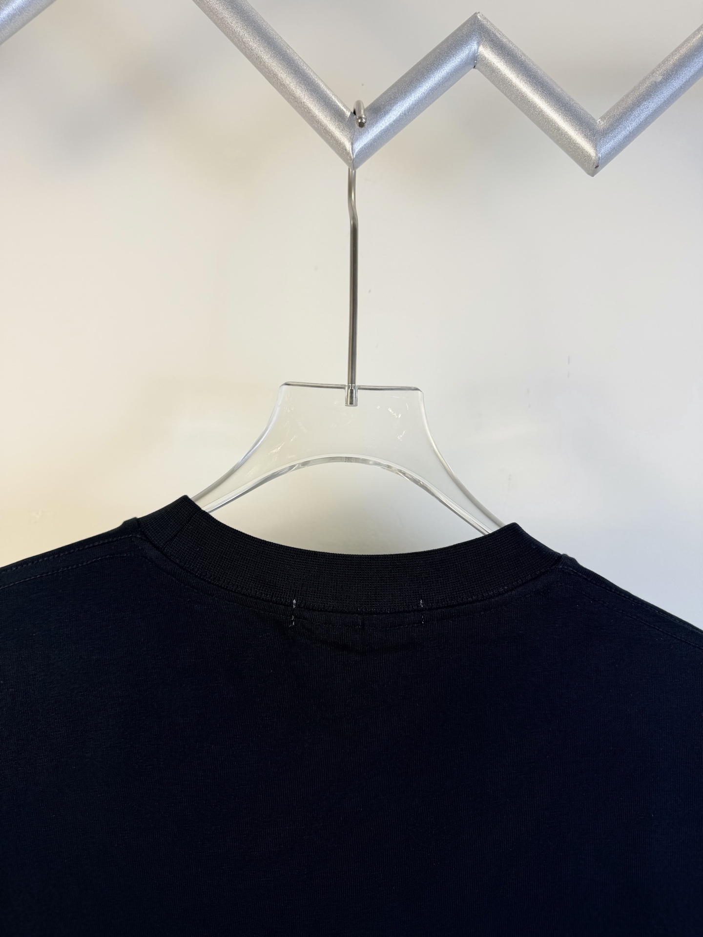 LV clothing-117