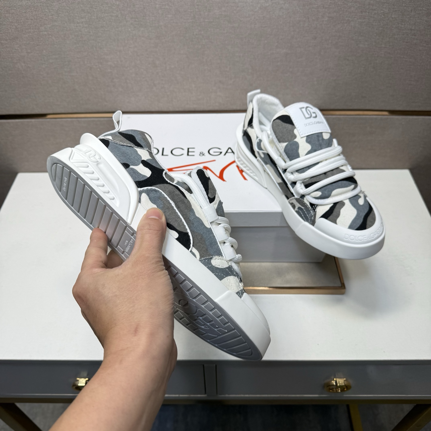 D&G Sneakers-210