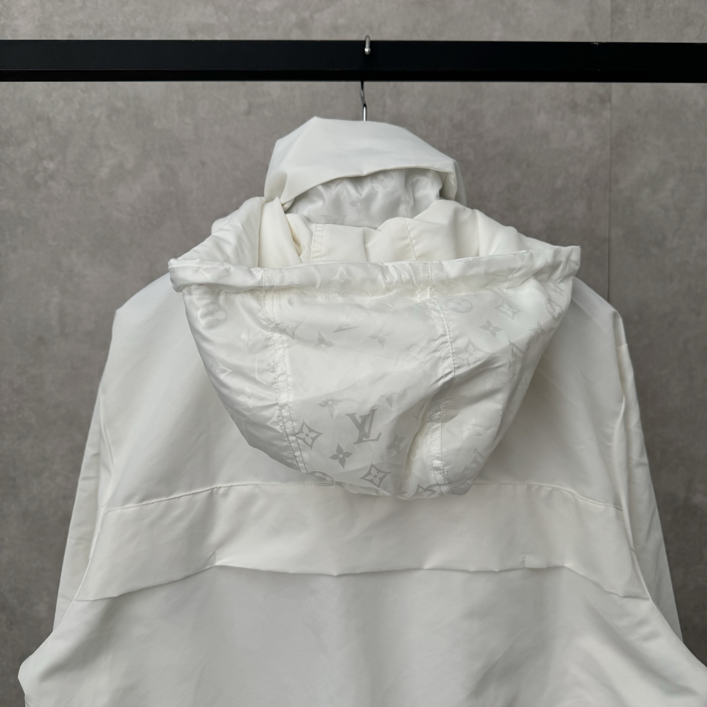 LV Clothing-286