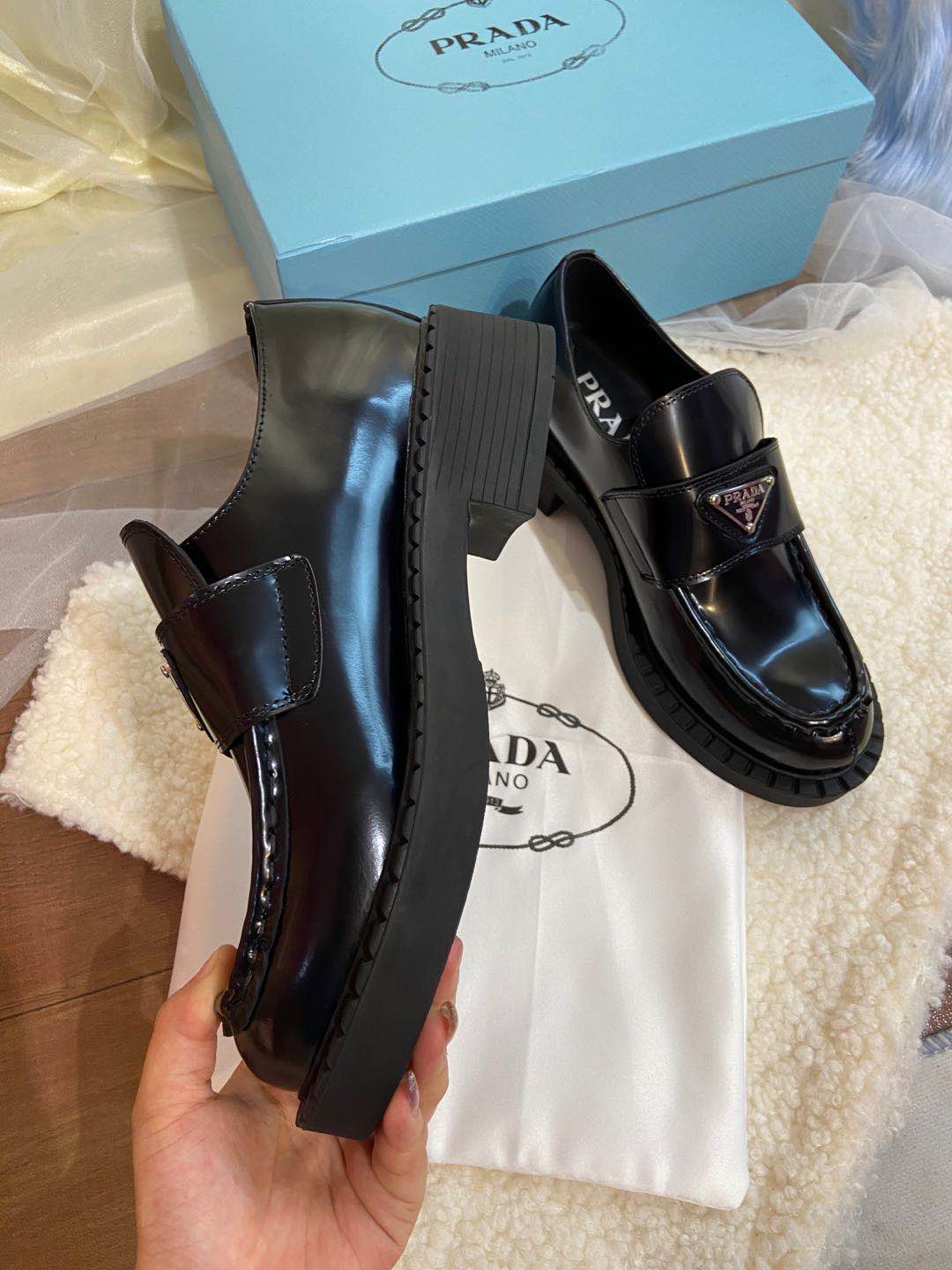 Prada women's leather shoes-15