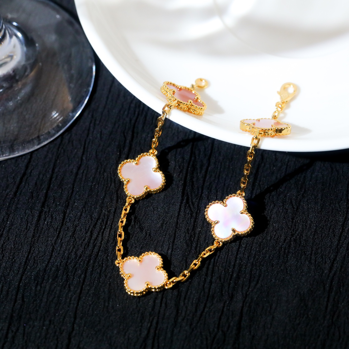 Van Cleef & Arpels Bracelet-78