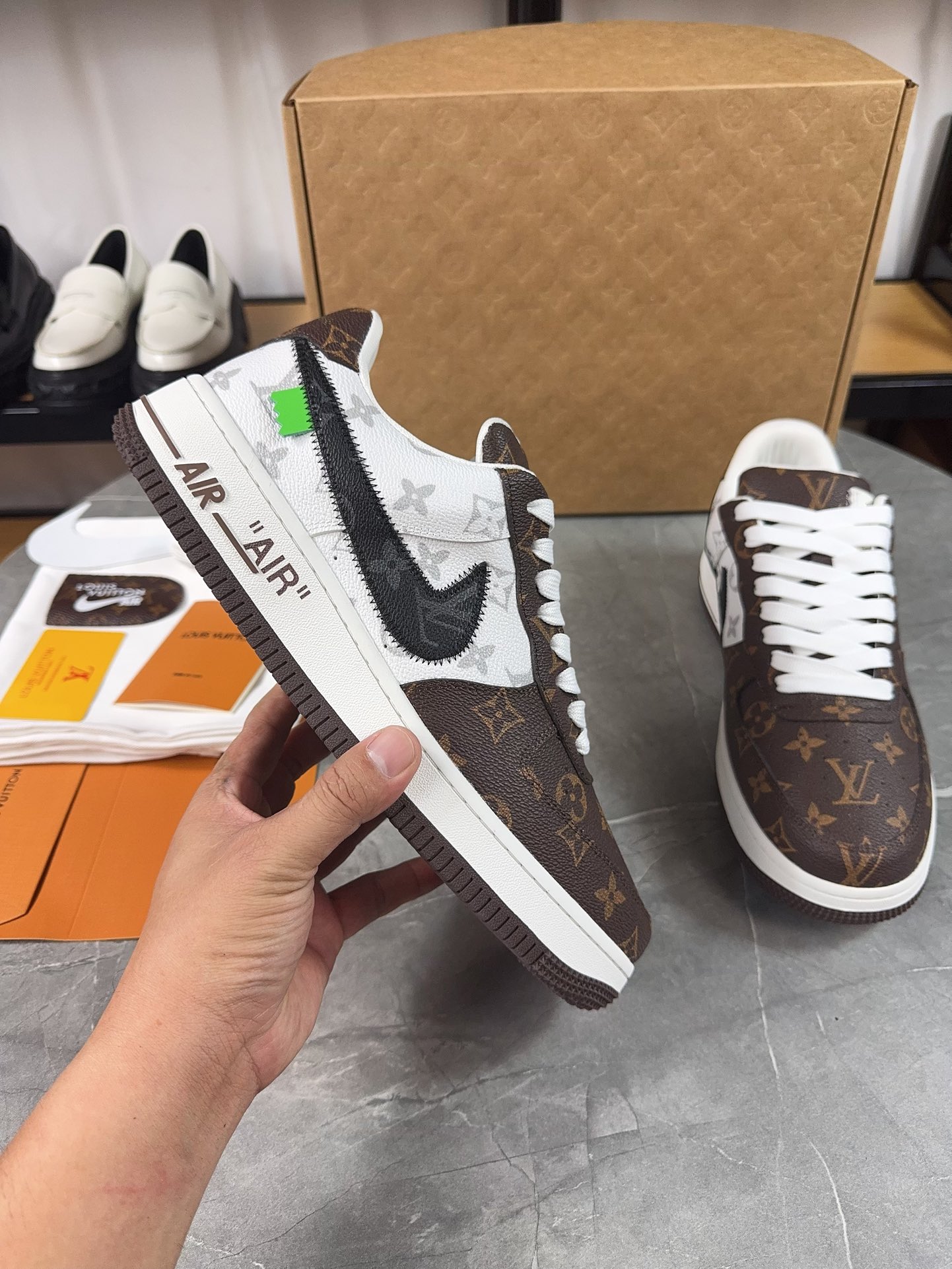 Lv Sneakers-246