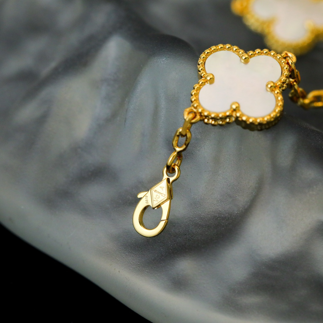 Van Cleef & Arpels Bracelet-76
