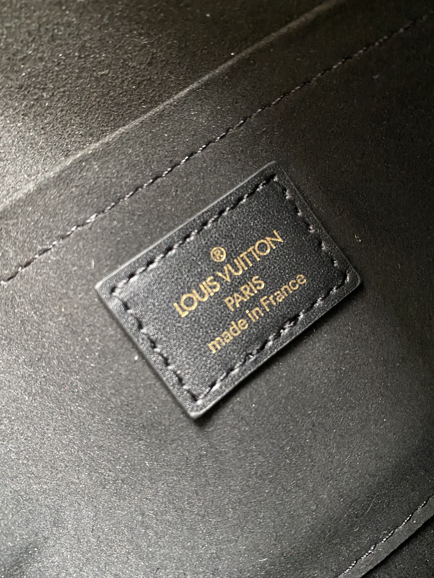 Louis Vuitton bag-129