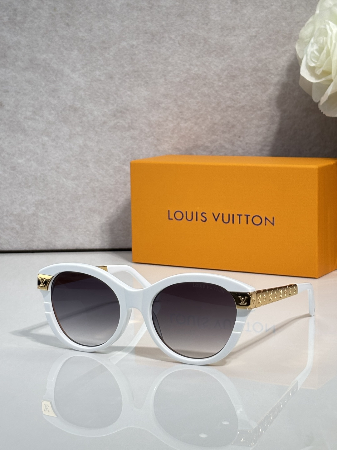 LV glasses-53