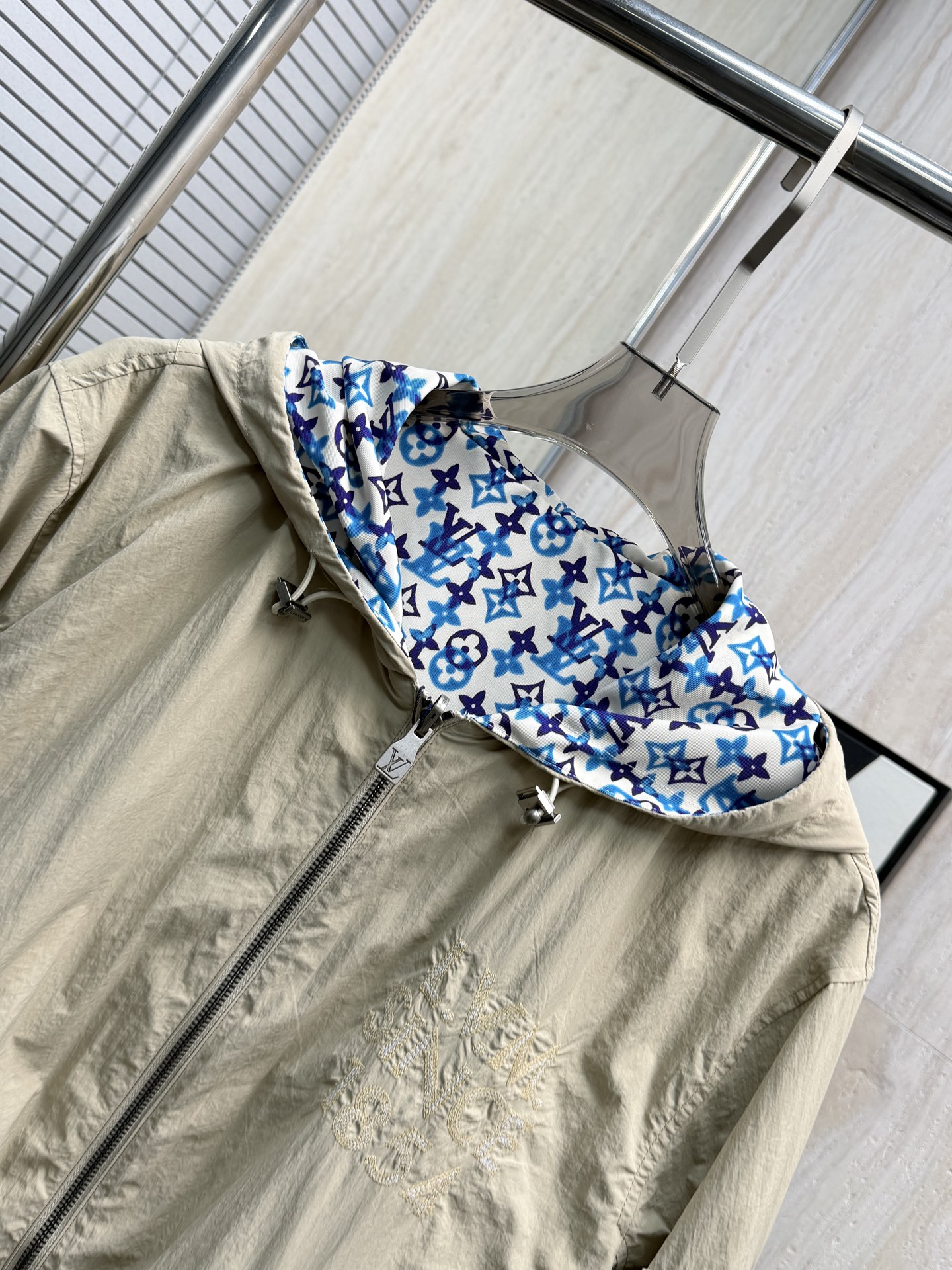 LV Clothing-288