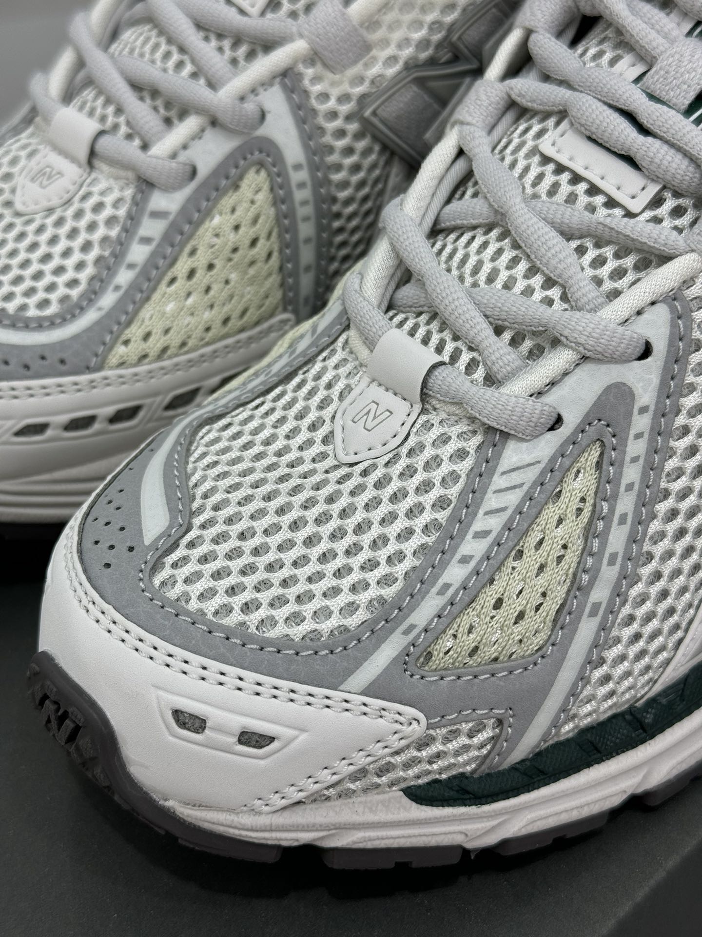 New Balance Sneakers-220