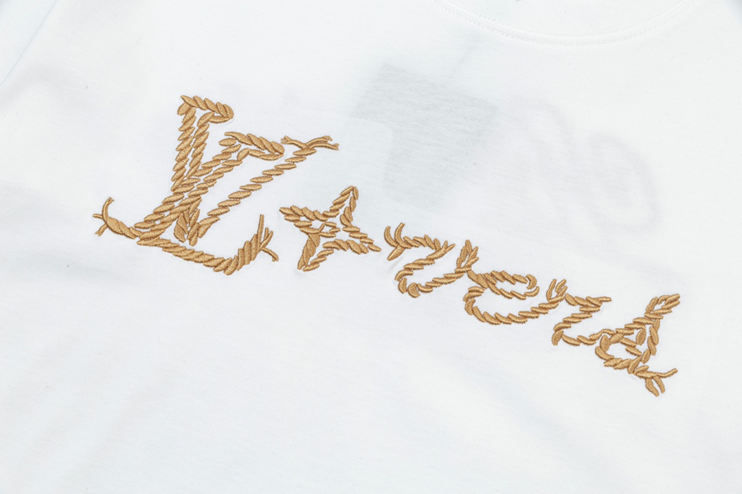 LV clothing-106