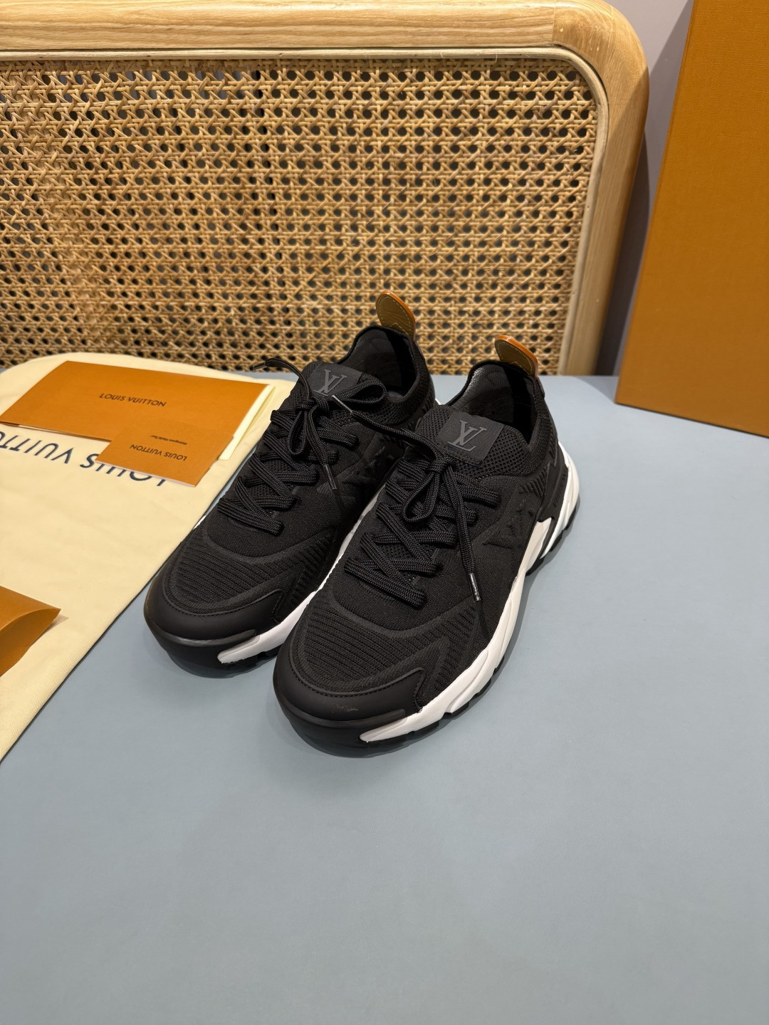 Lv Sneakers-193