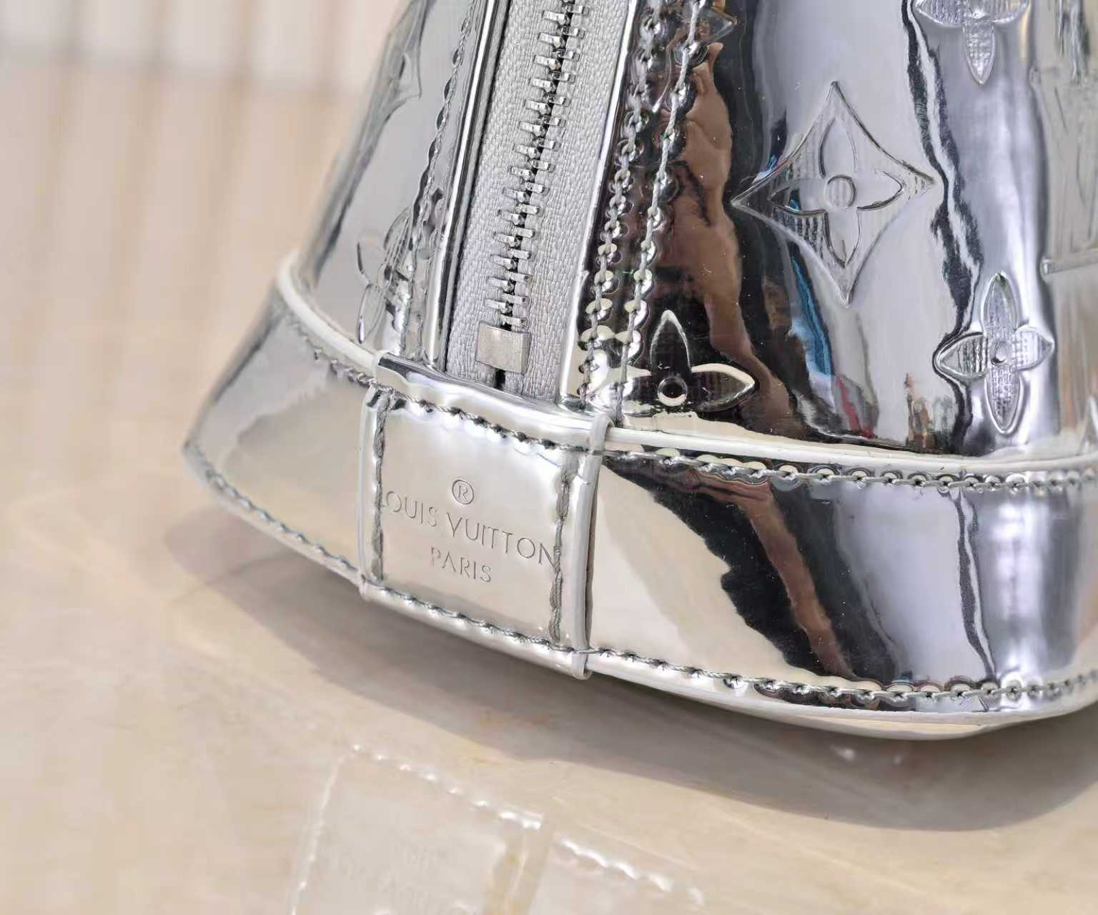 Louis Vuitton bag-133