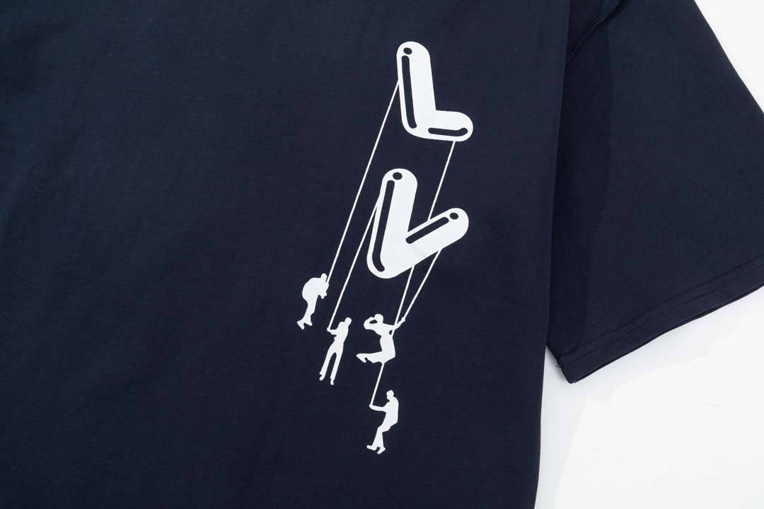 LV clothing-147