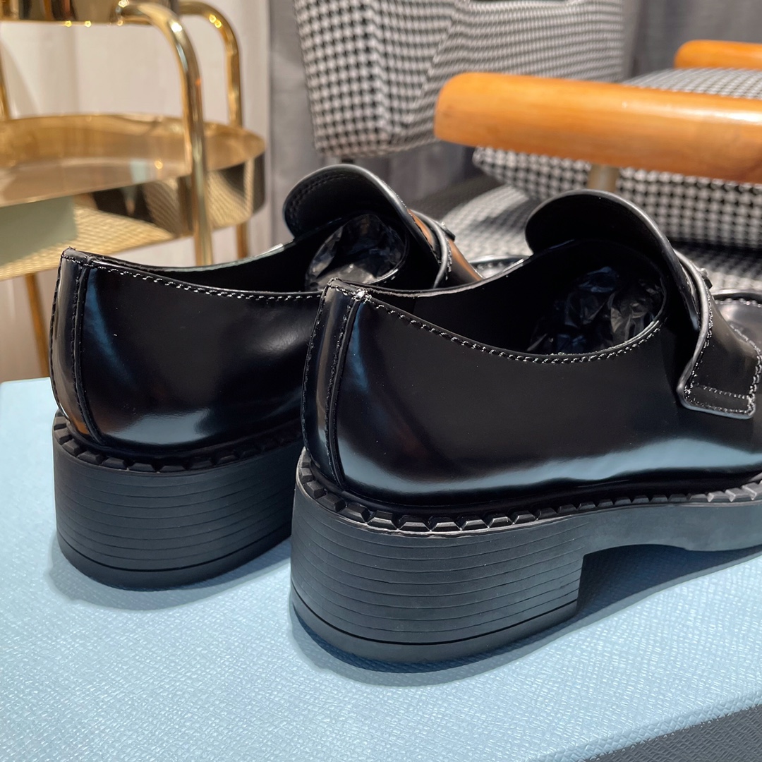 Prada women's leather shoes-33