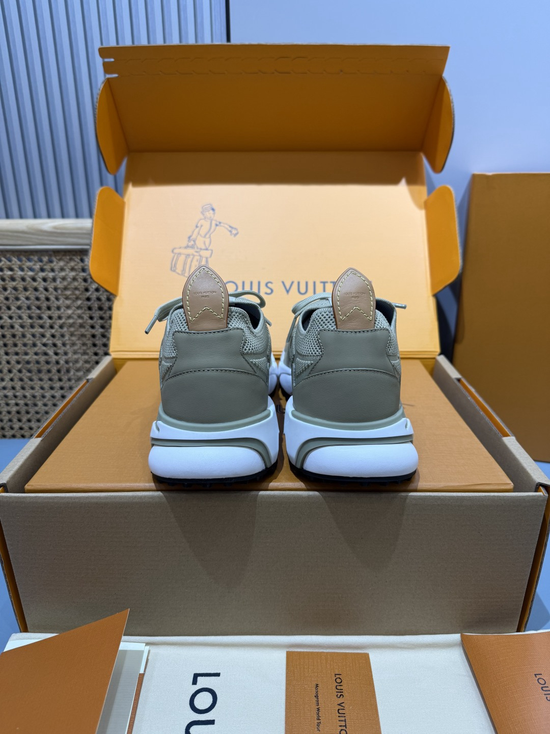 Lv Sneakers-191