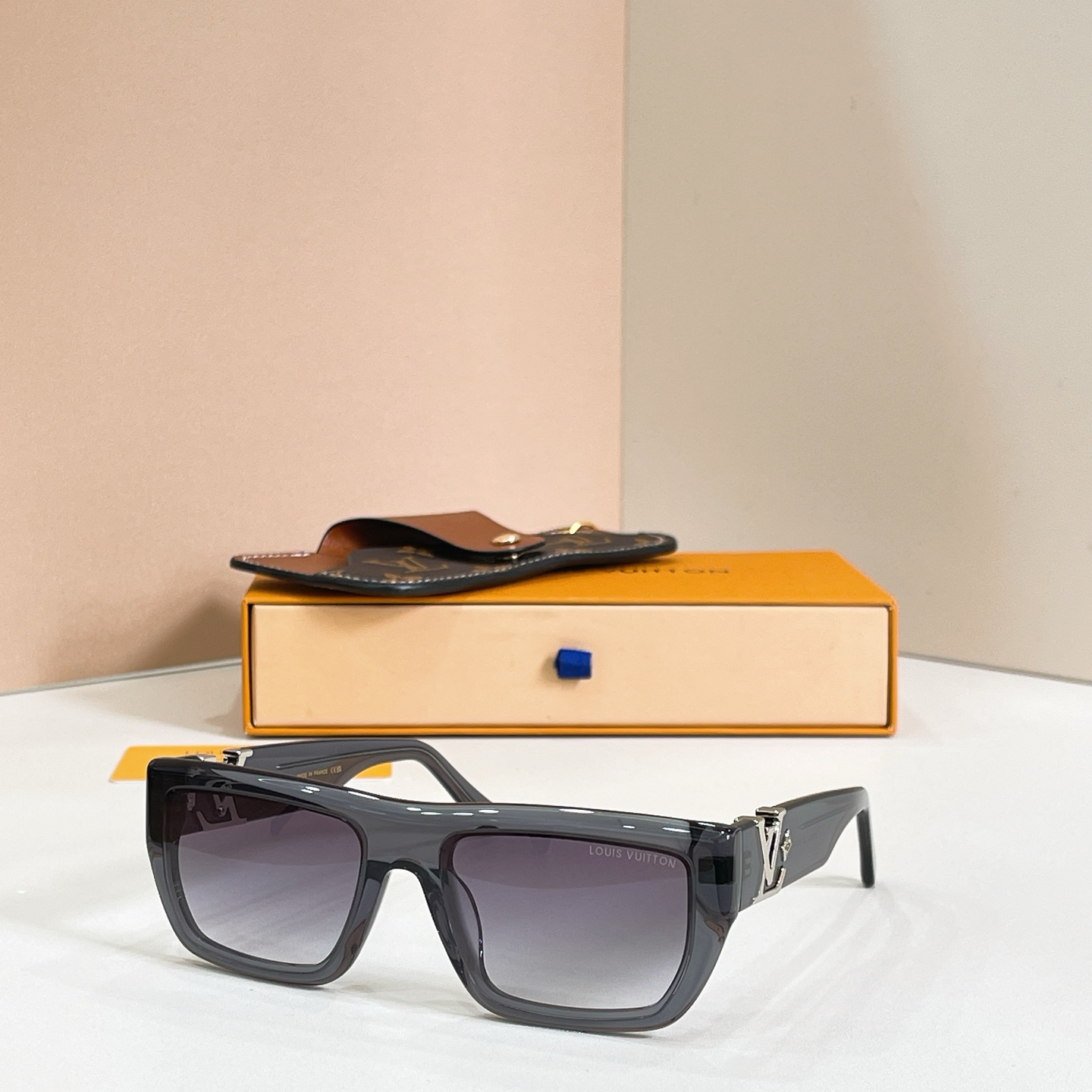 LV glasses-77