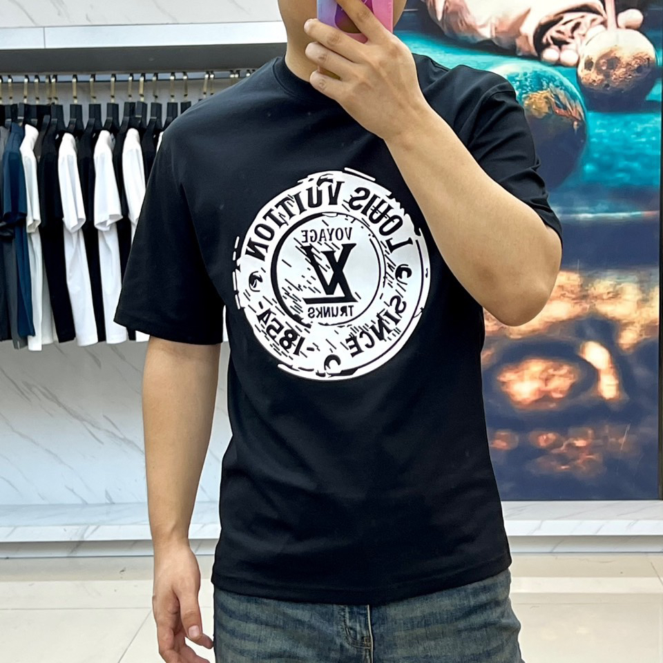 LV clothing-154