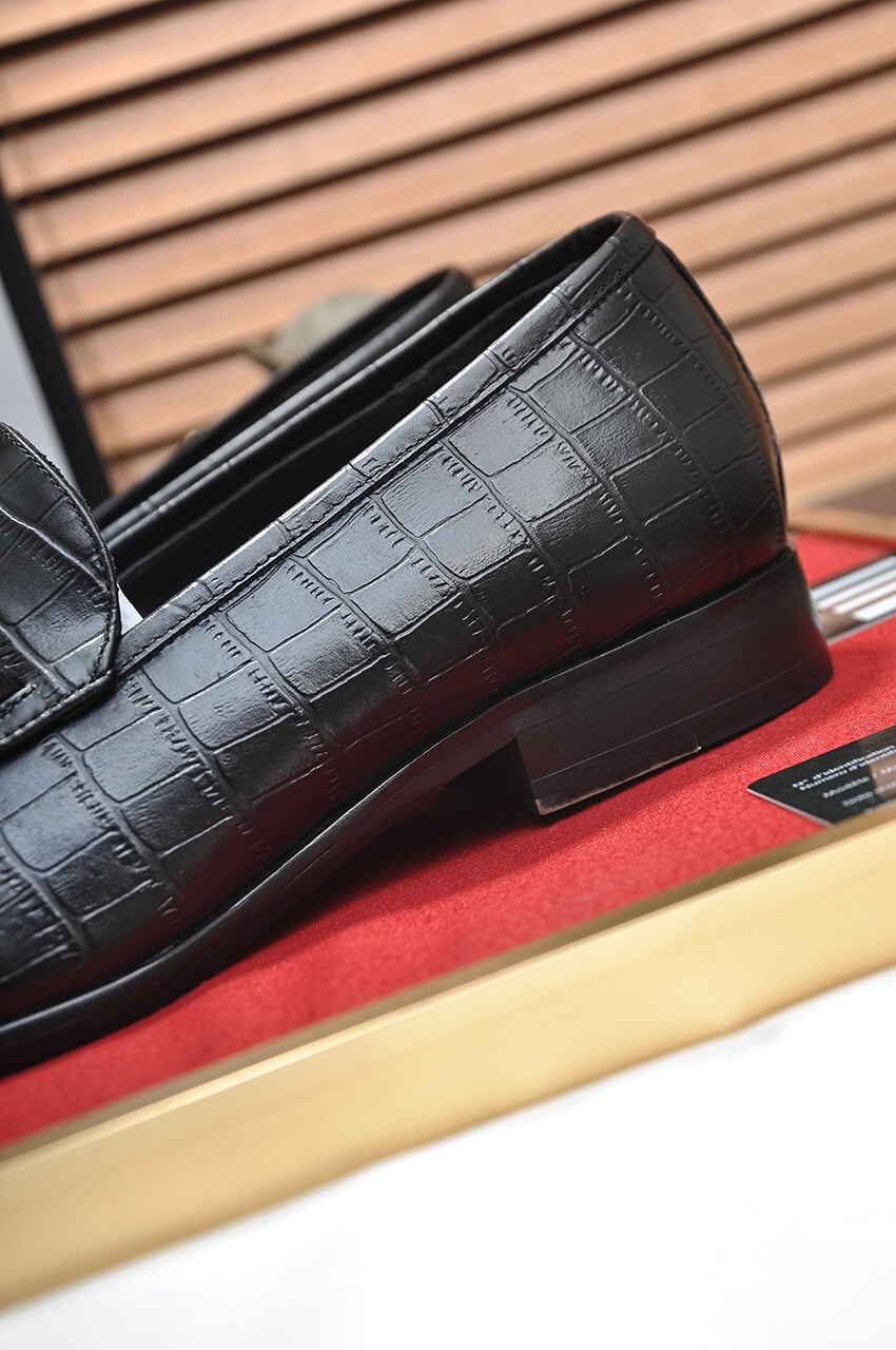 Gucci men's leather shoes-139
