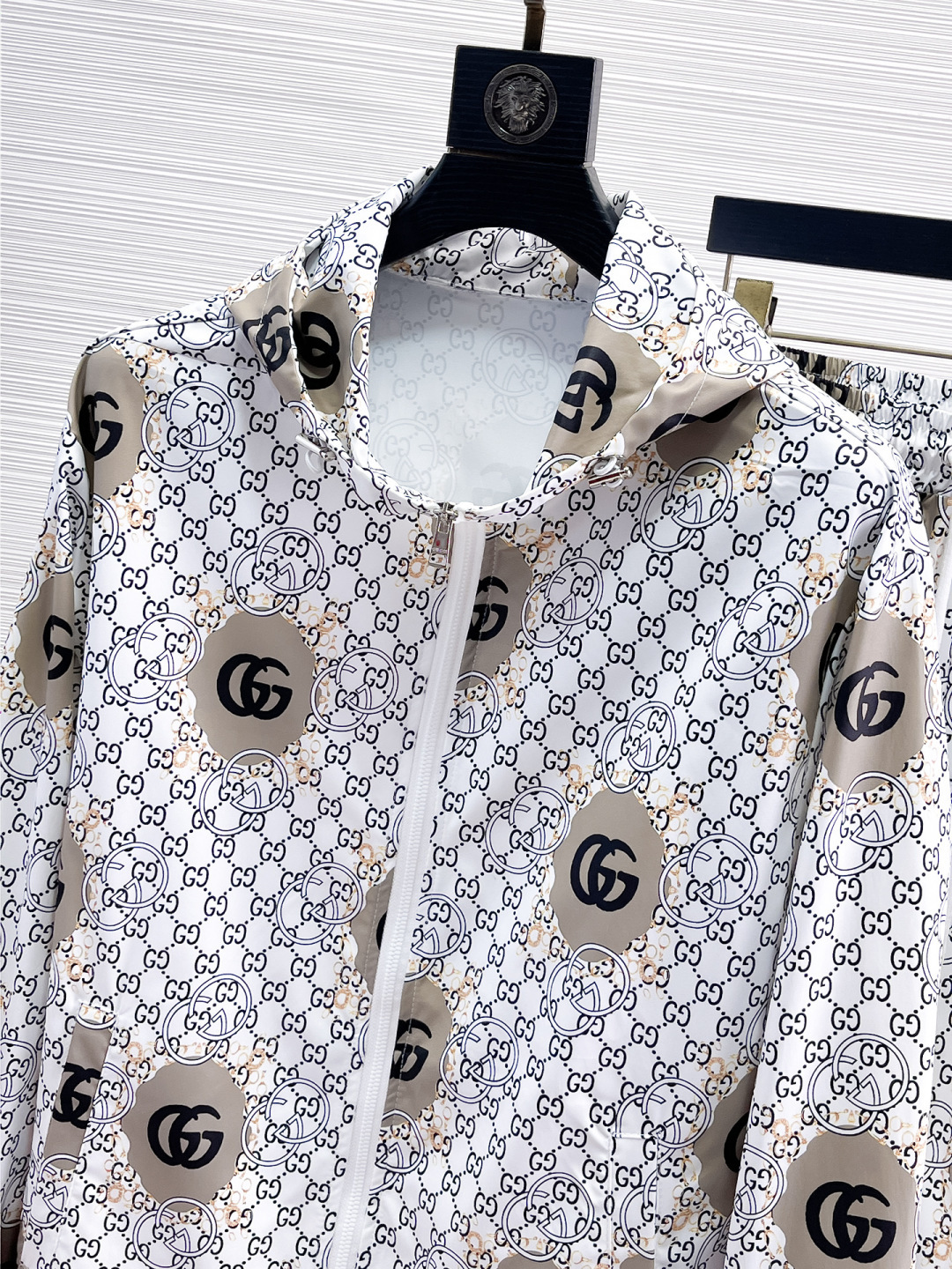 Gucci Clothing-353