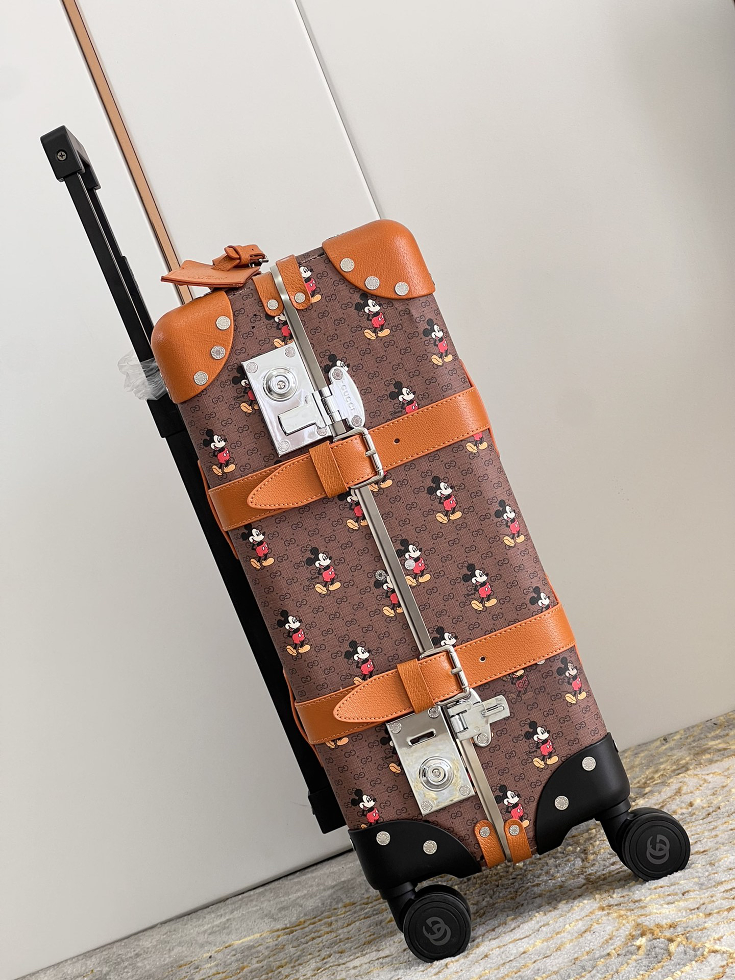 Gucci luggage-2