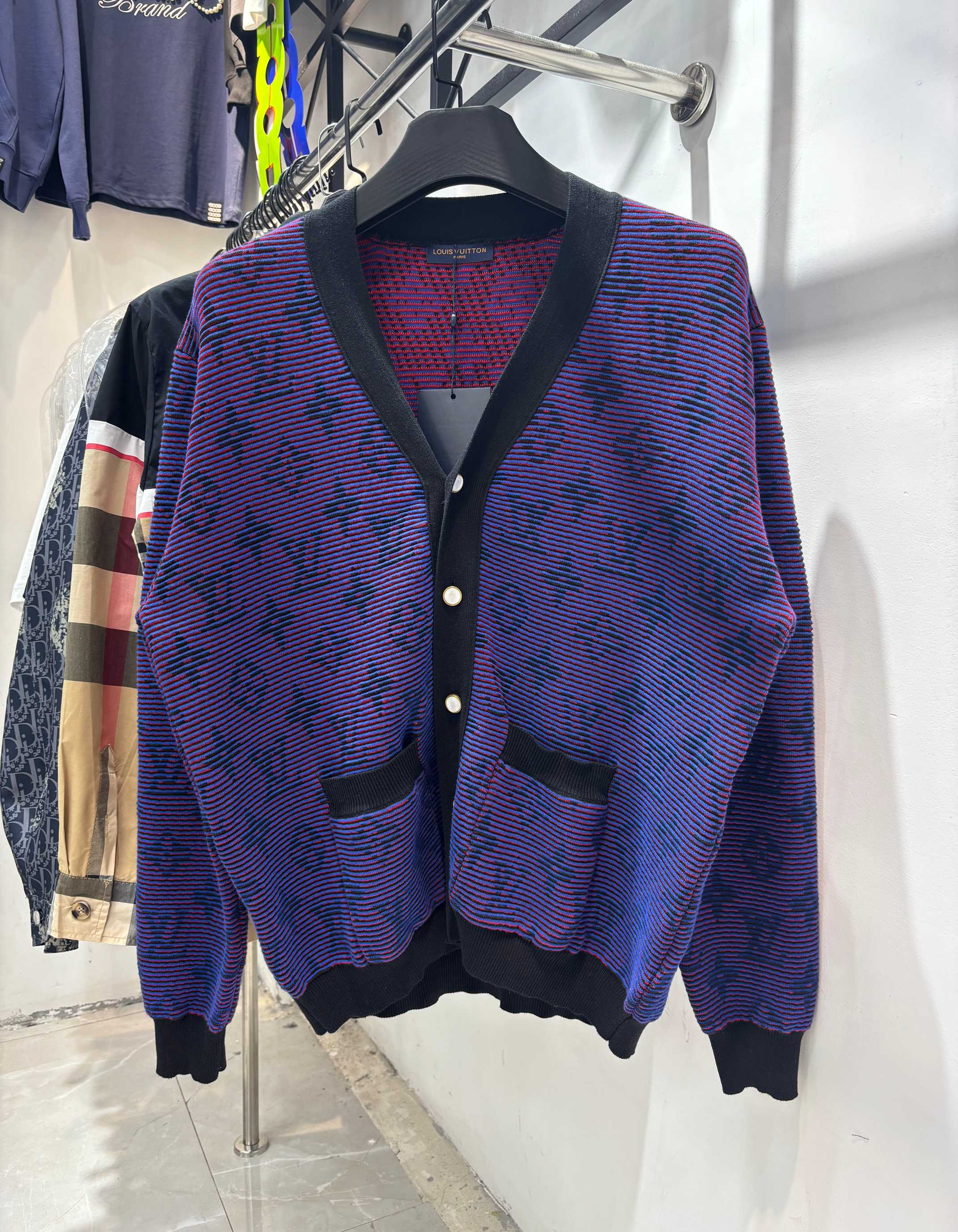 LV Clothing-329