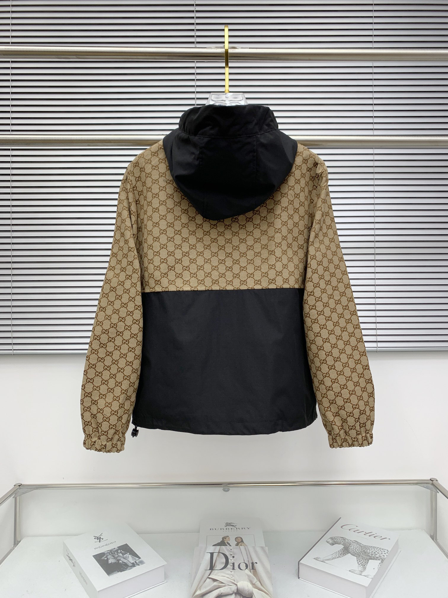 Gucci Clothing-344