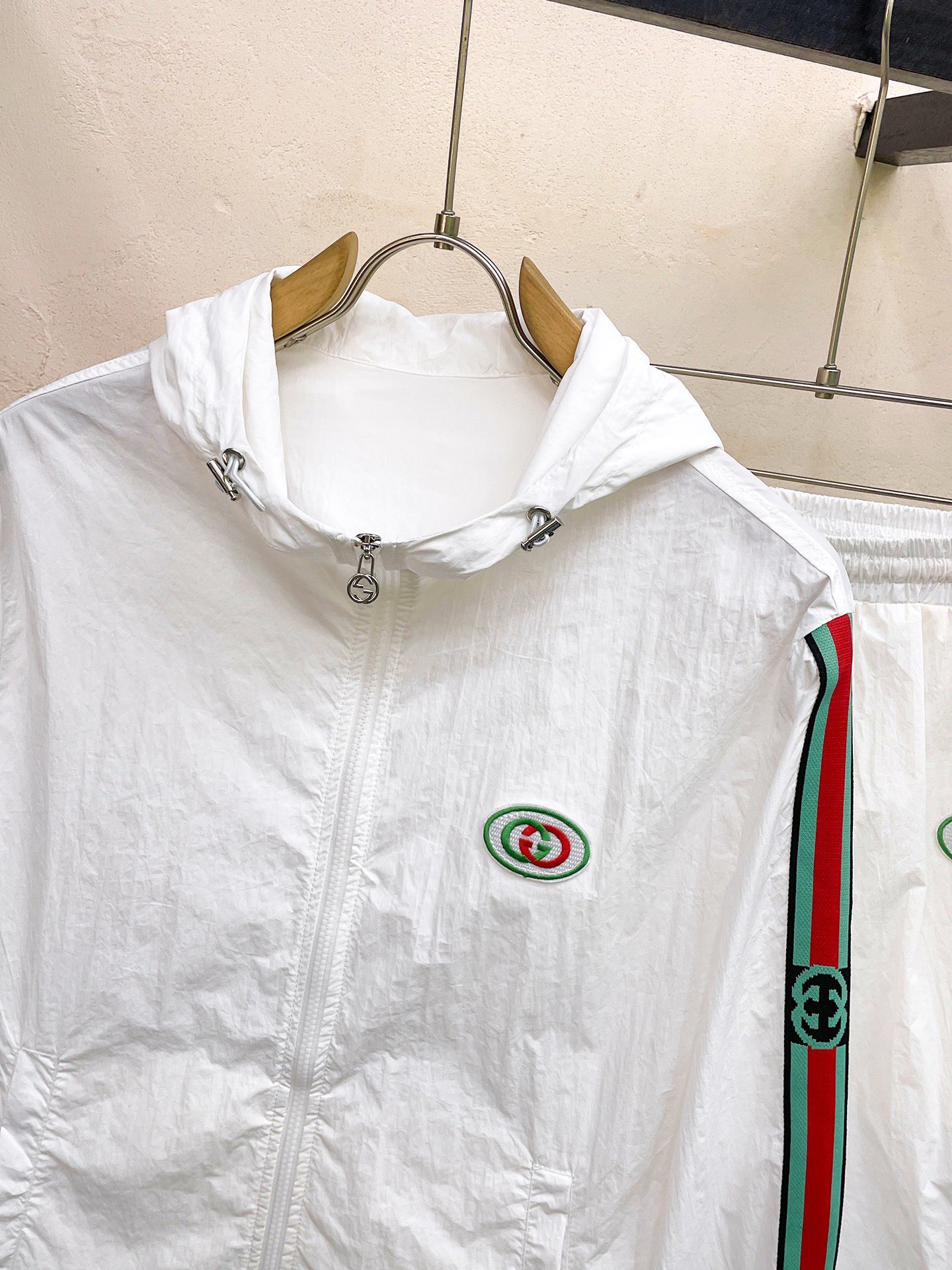 Gucci Clothing-351