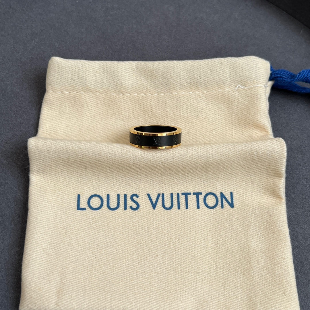 LV ring-76