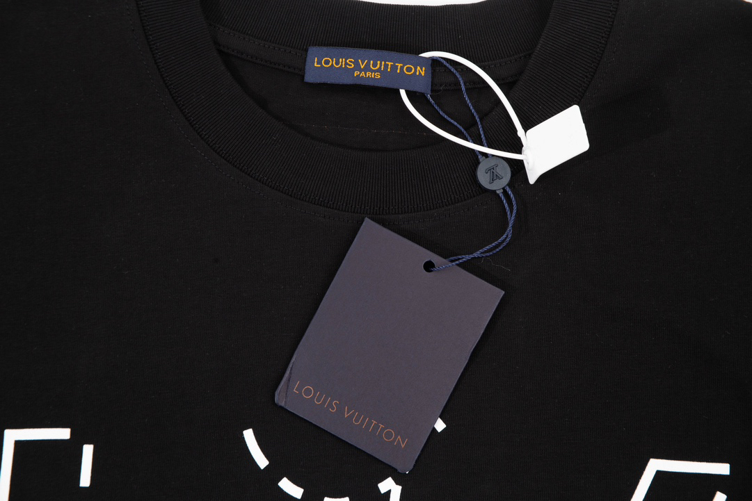 LV clothing-257