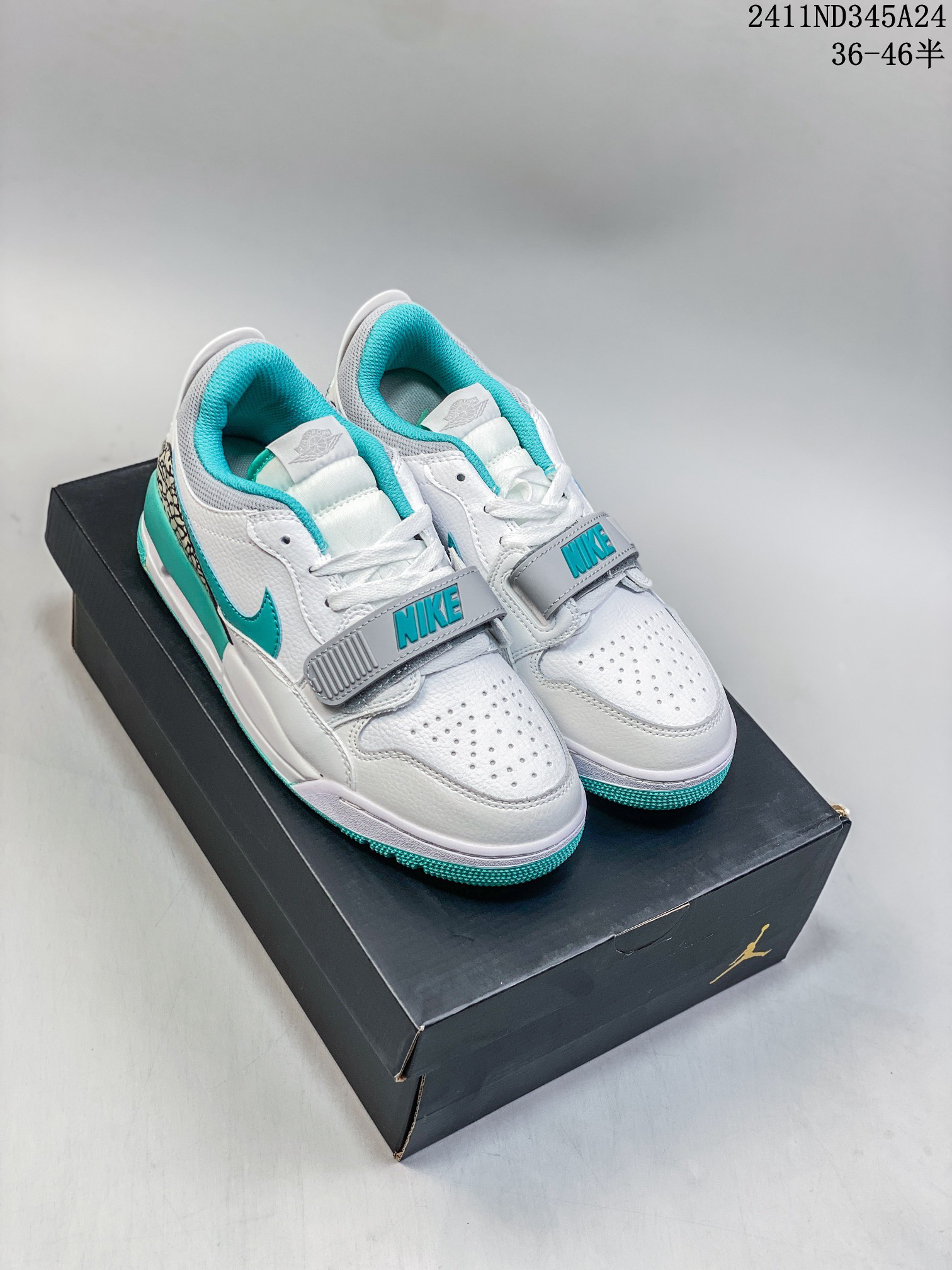 Nike Sneakers-344