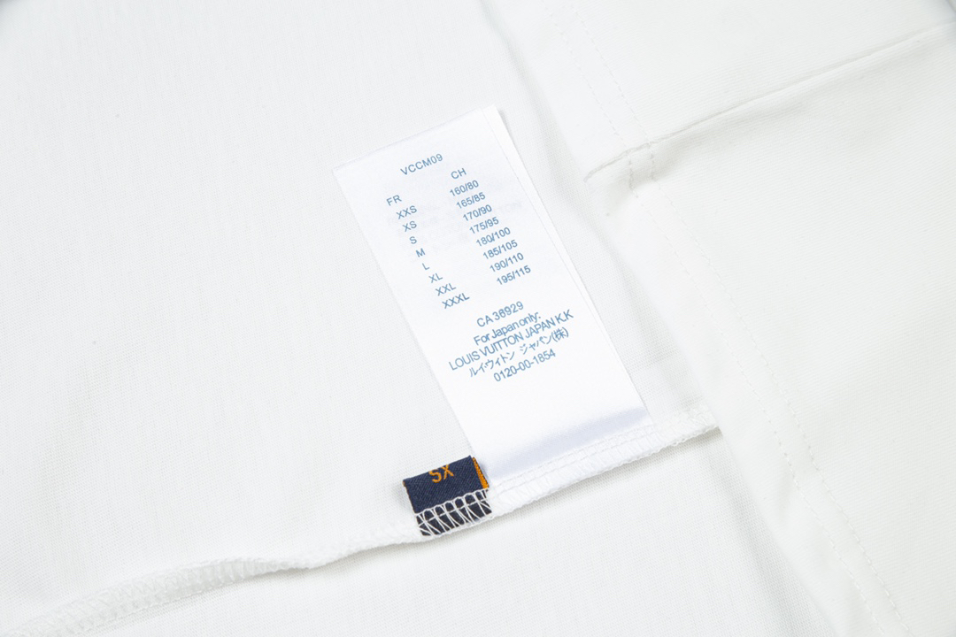 LV clothing-137