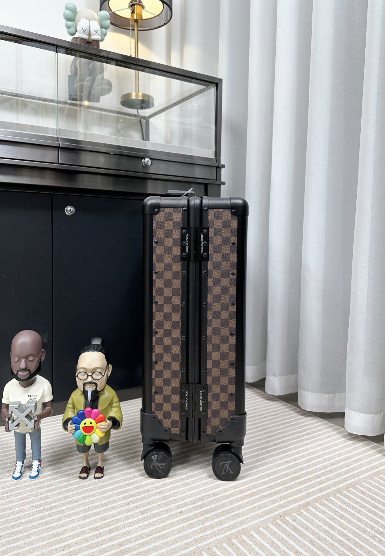 LV luggage-106