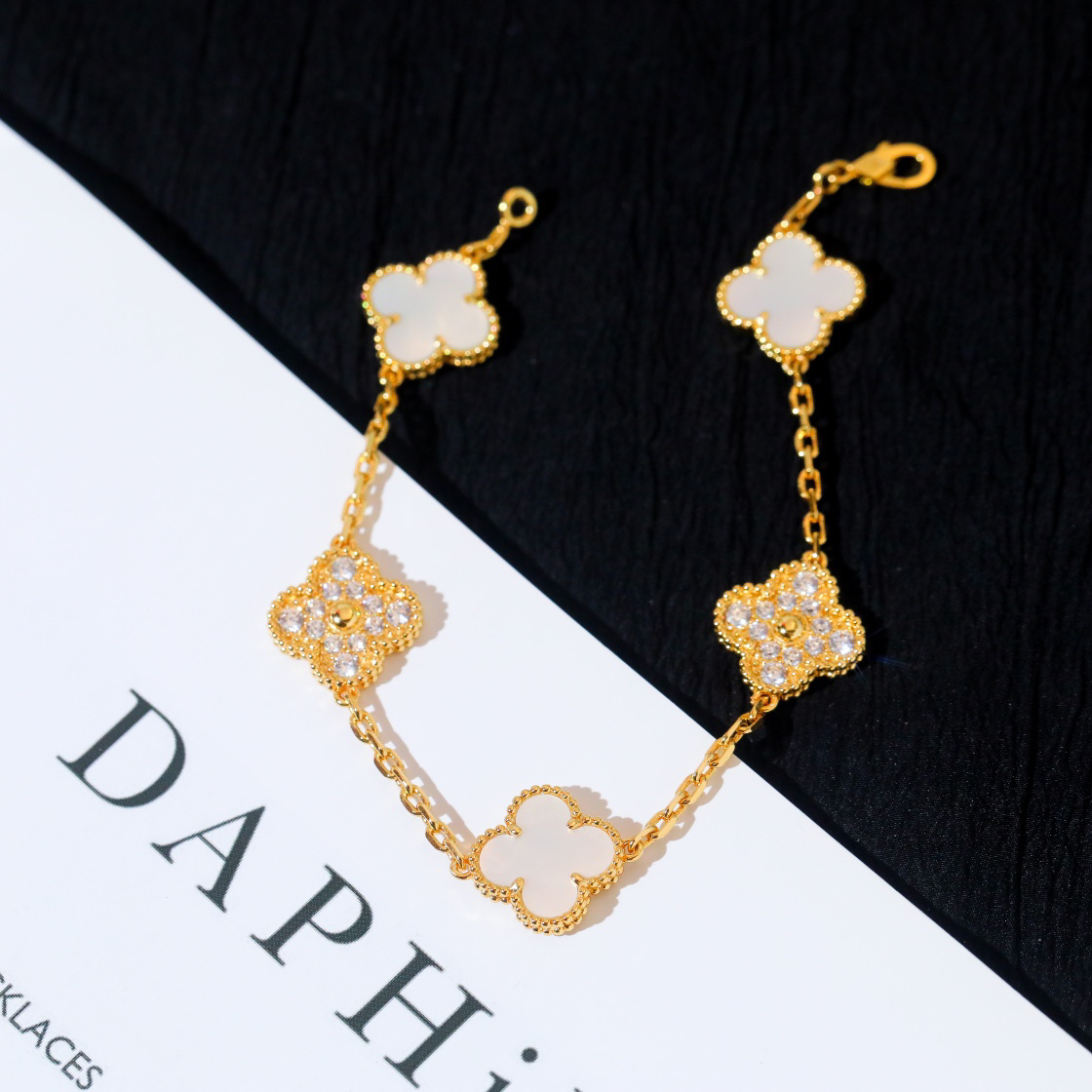 Van Cleef & Arpels Bracelet-69