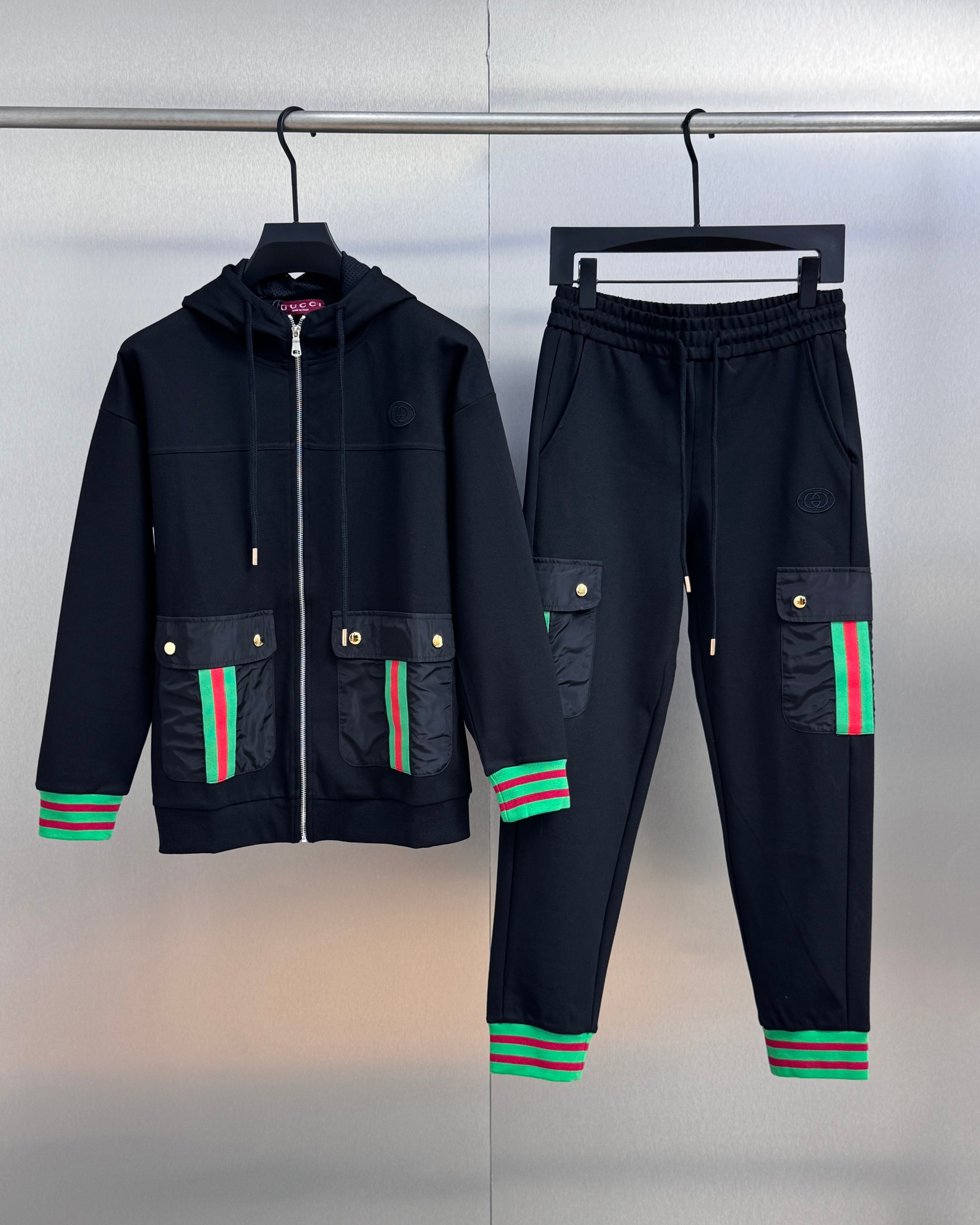 Gucci Clothing-290