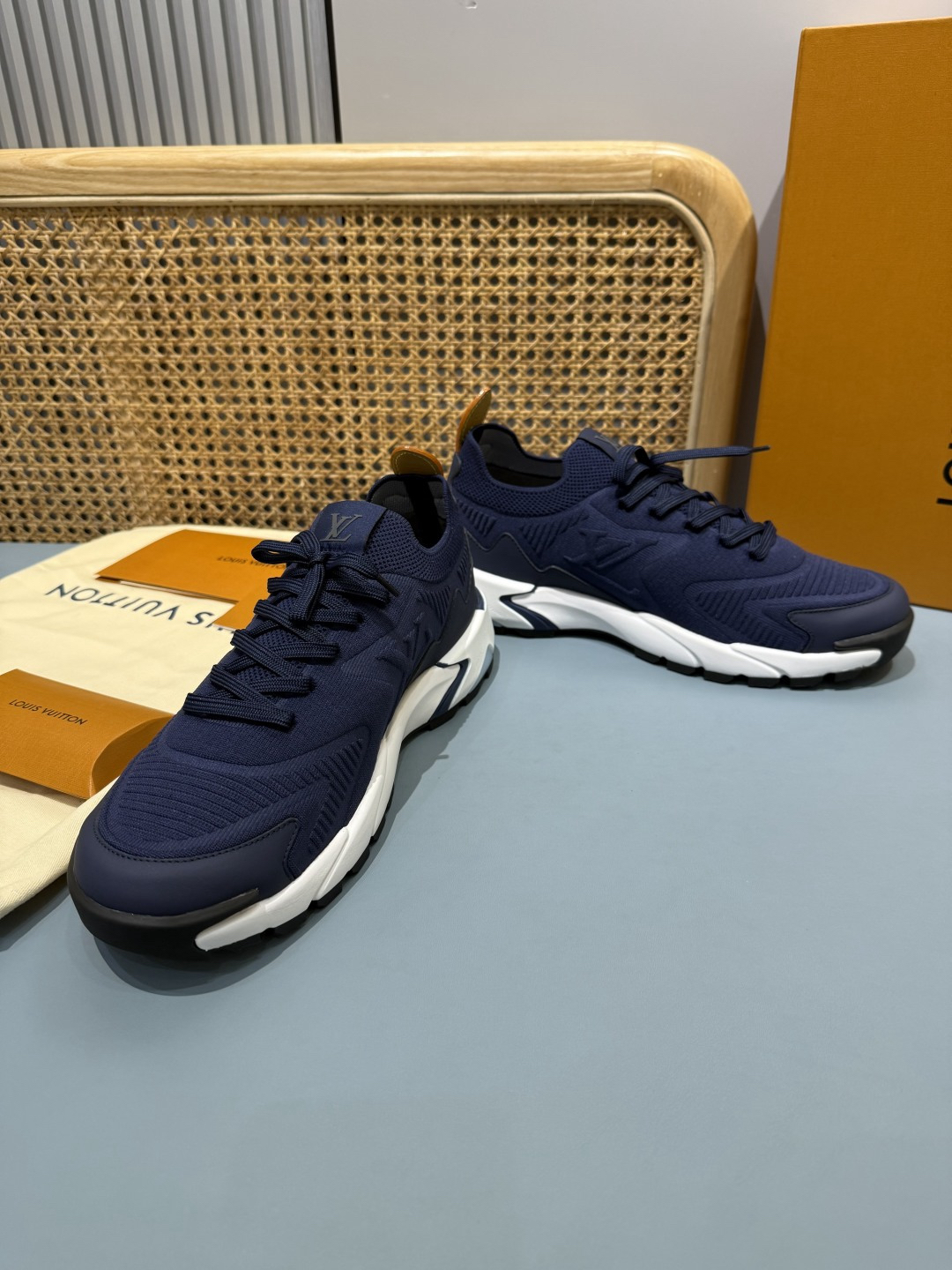 Lv Sneakers-174