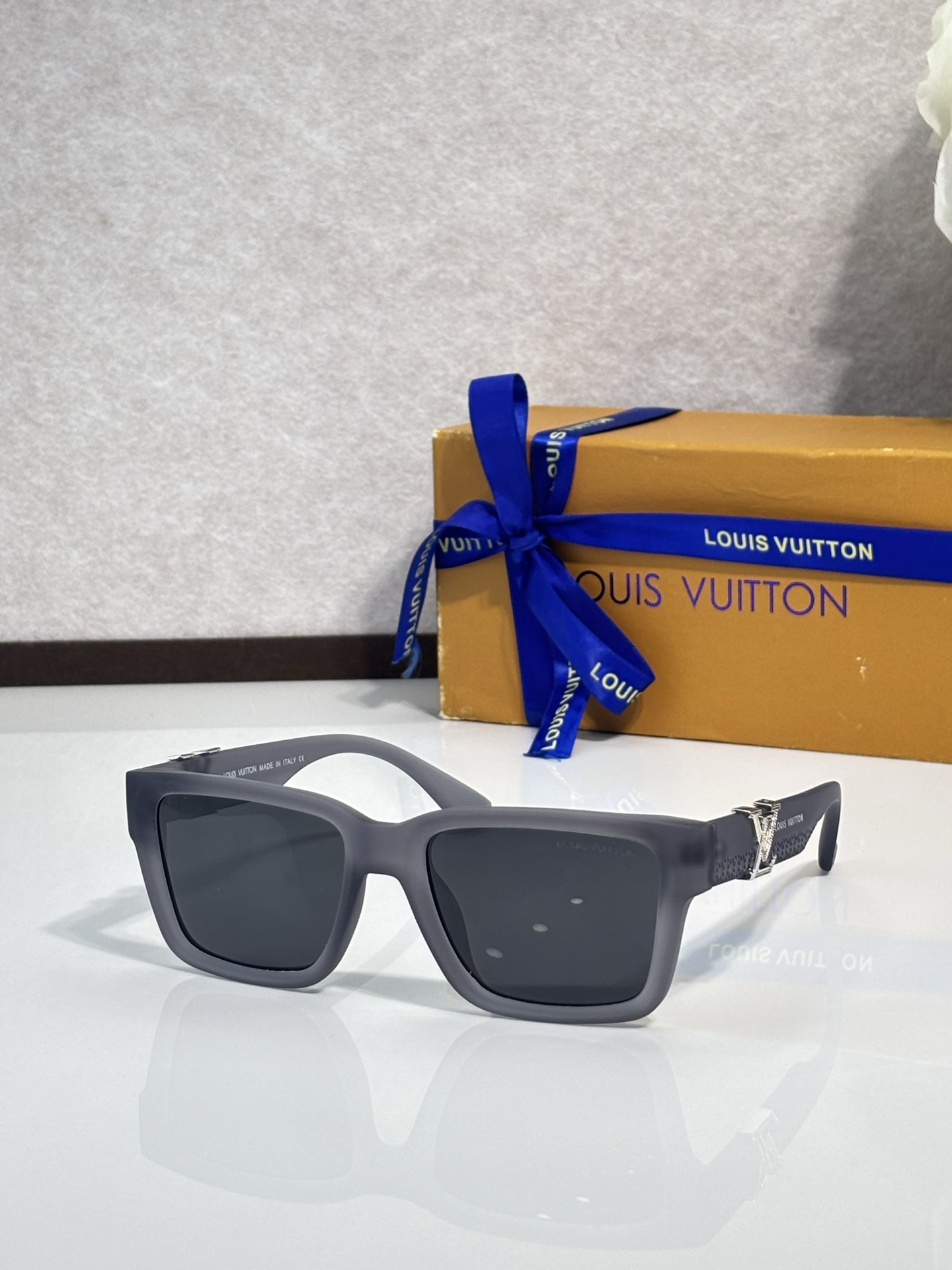 LV glasses-14