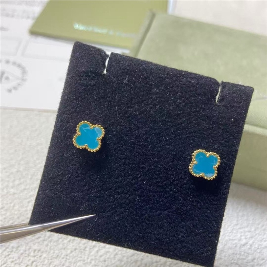 Van Cleef & Arpels earring-76