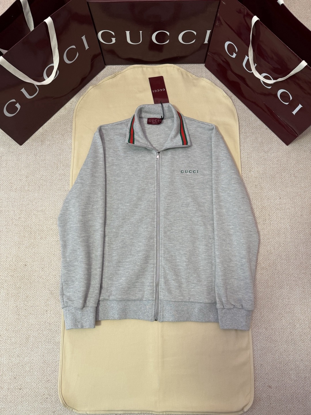 Gucci Clothing-286