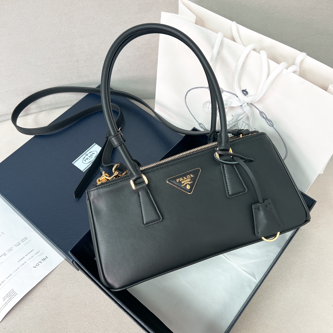 Prada bag-5