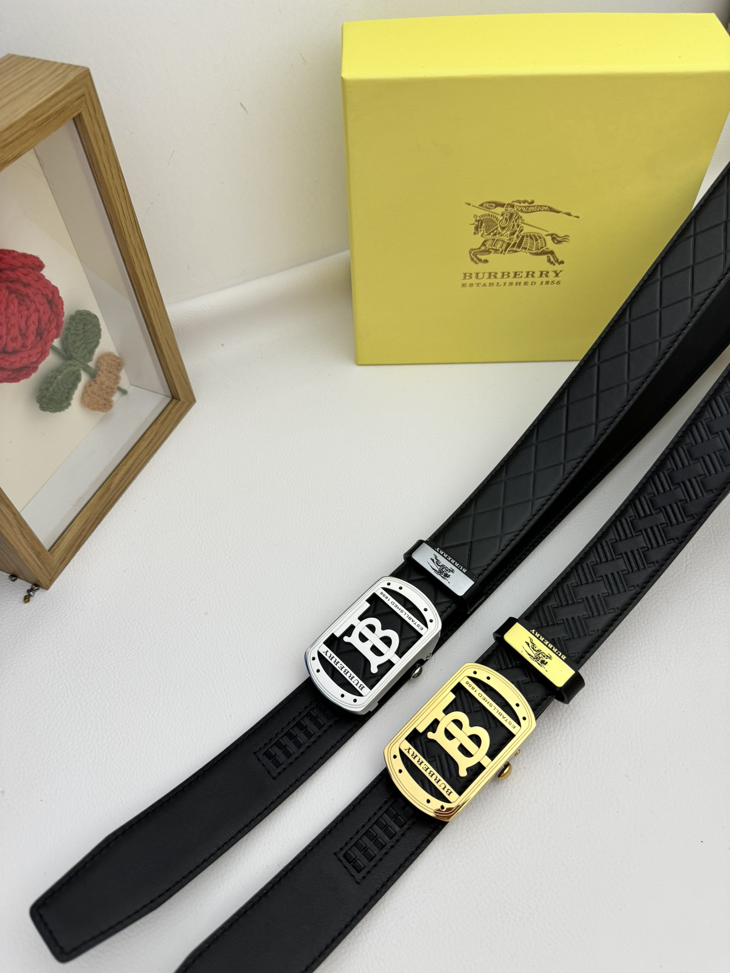 Burberry belt-75