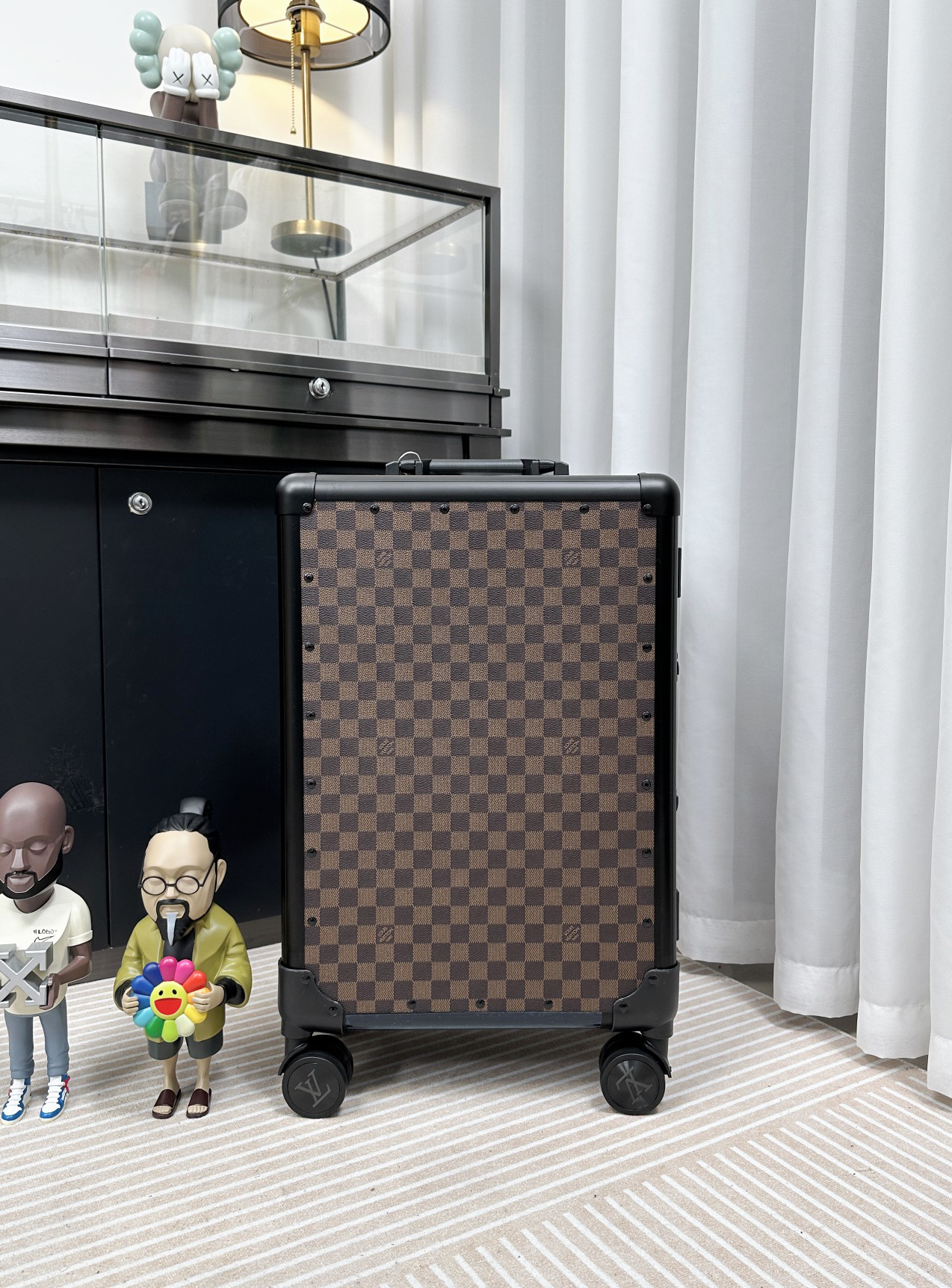 LV luggage-107