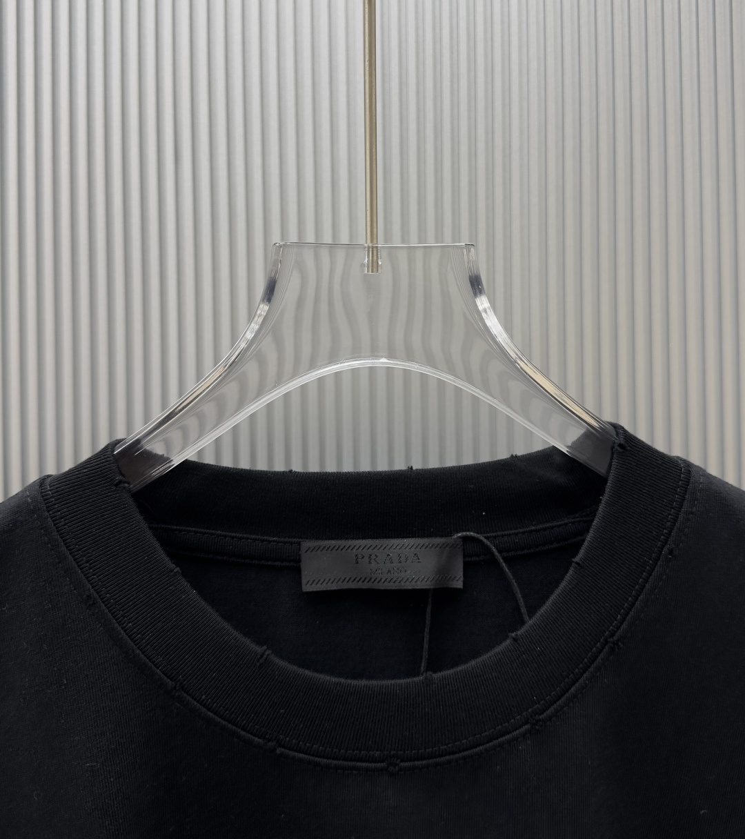 Prada clothing-320
