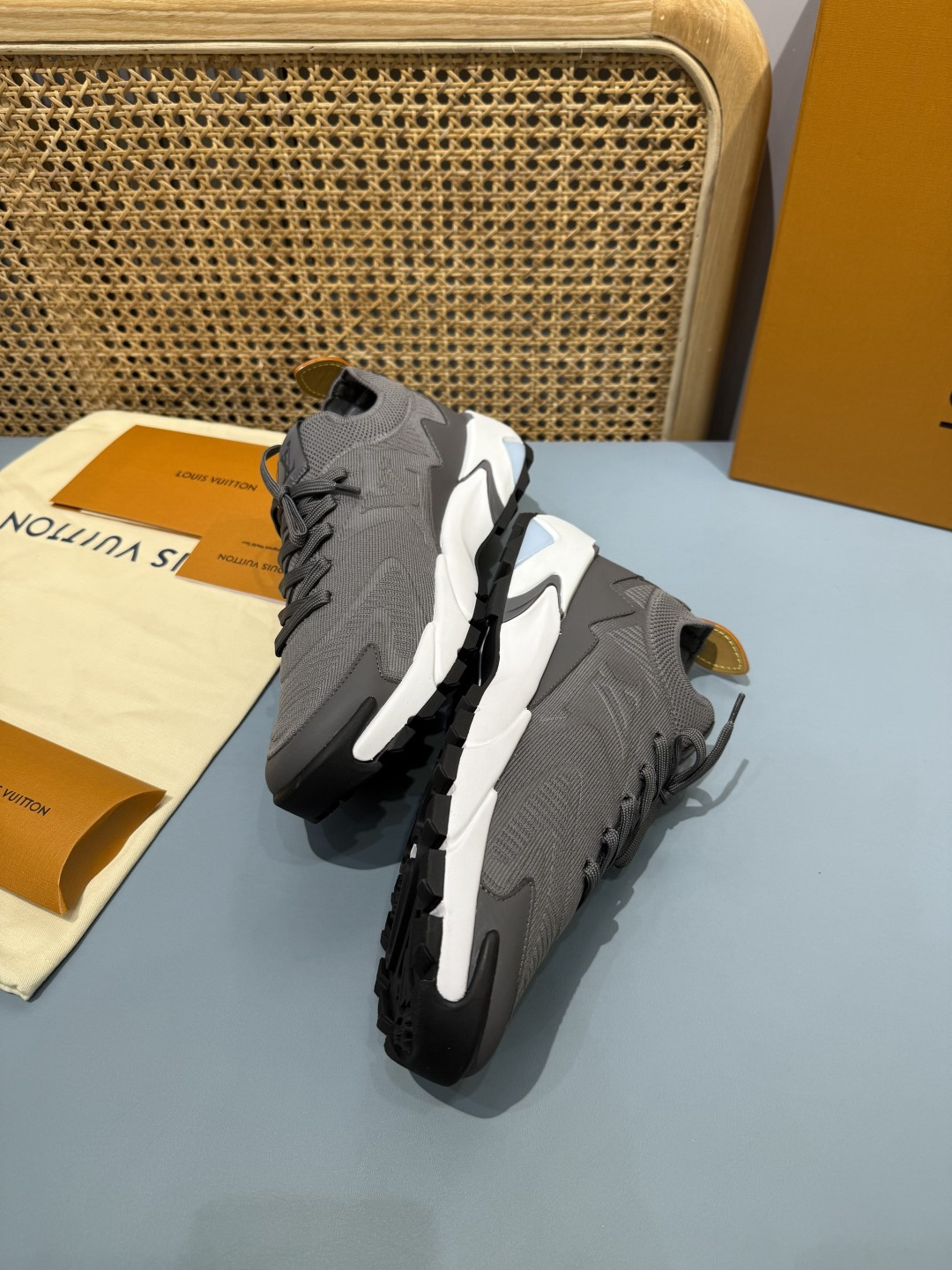 Lv Sneakers-177