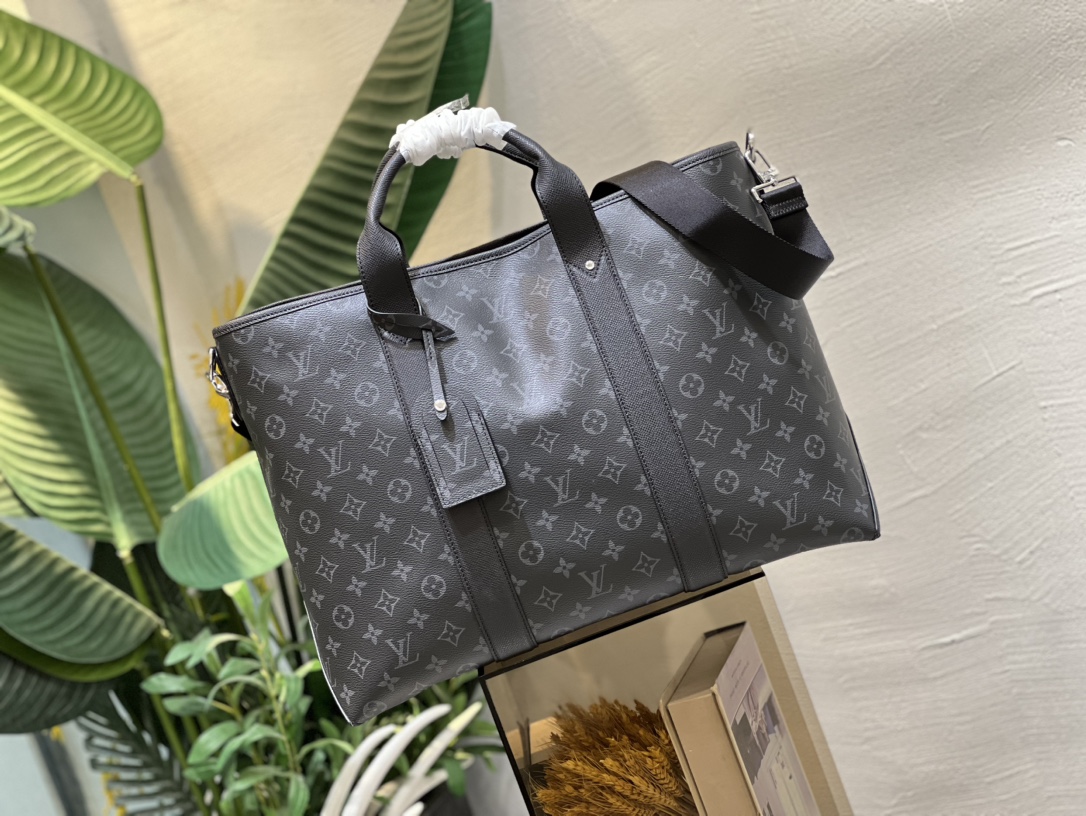 Louis Vuitton M30937 Weekend Tote NM Monogram coated canvas and Taiga Cowhide Leather